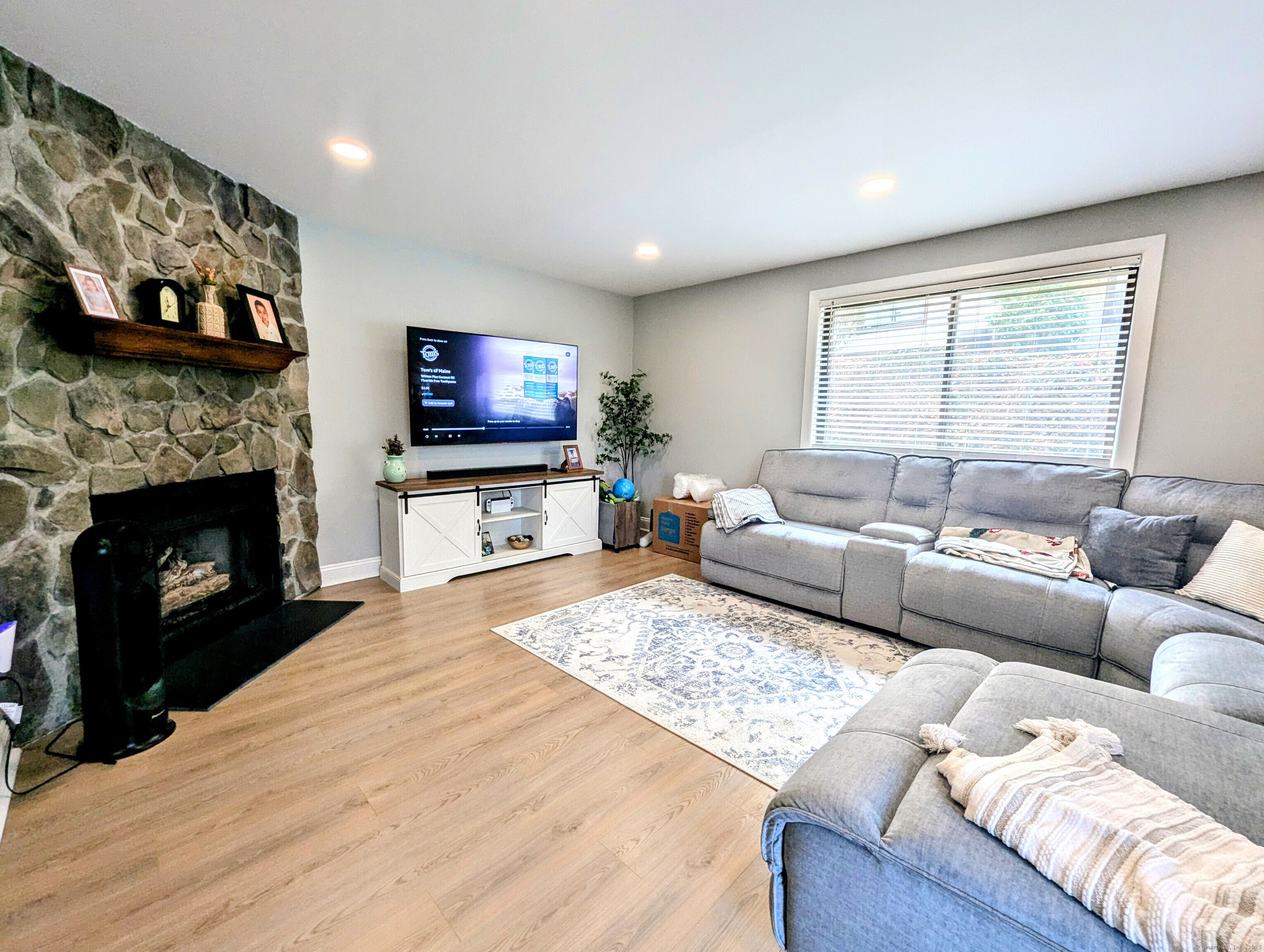 134 Essex Court #134, Beacon Falls, Connecticut image 9