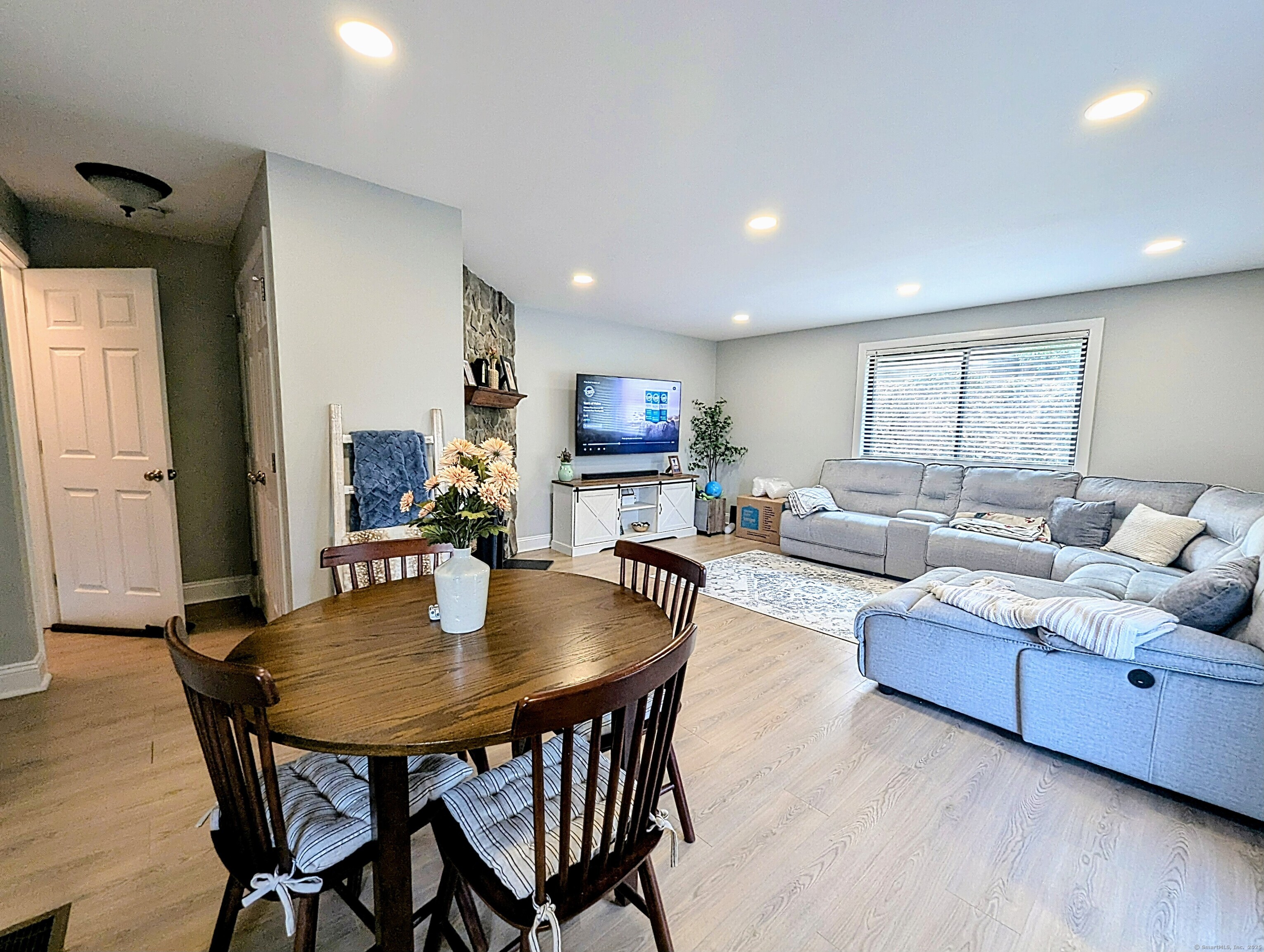 134 Essex Court #134, Beacon Falls, Connecticut image 3