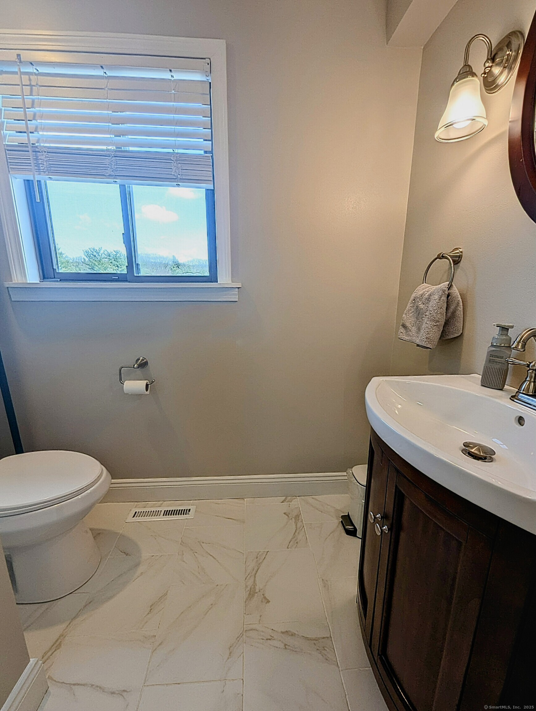 134 Essex Court #134, Beacon Falls, Connecticut image 18