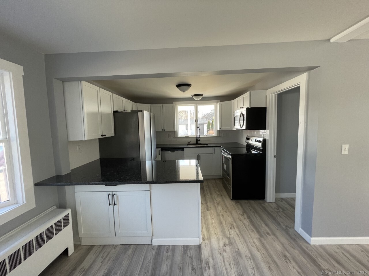 Bristol, Connecticut 06010, United States, 2 Bedrooms Bedrooms, ,2 BathroomsBathrooms,Residential,Active,78818