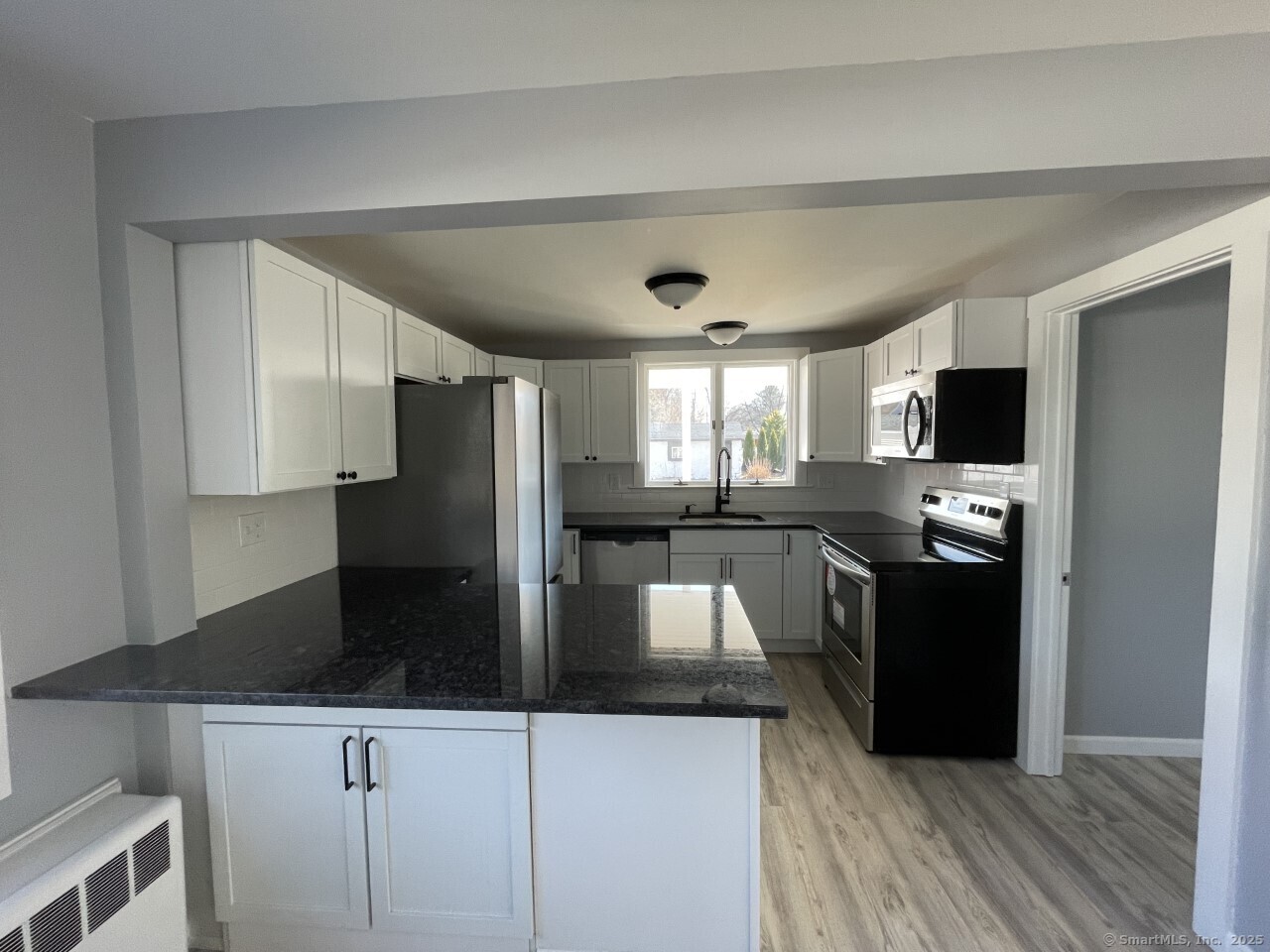 Bristol, Connecticut 06010, United States, 2 Bedrooms Bedrooms, ,2 BathroomsBathrooms,Residential,Active,78818