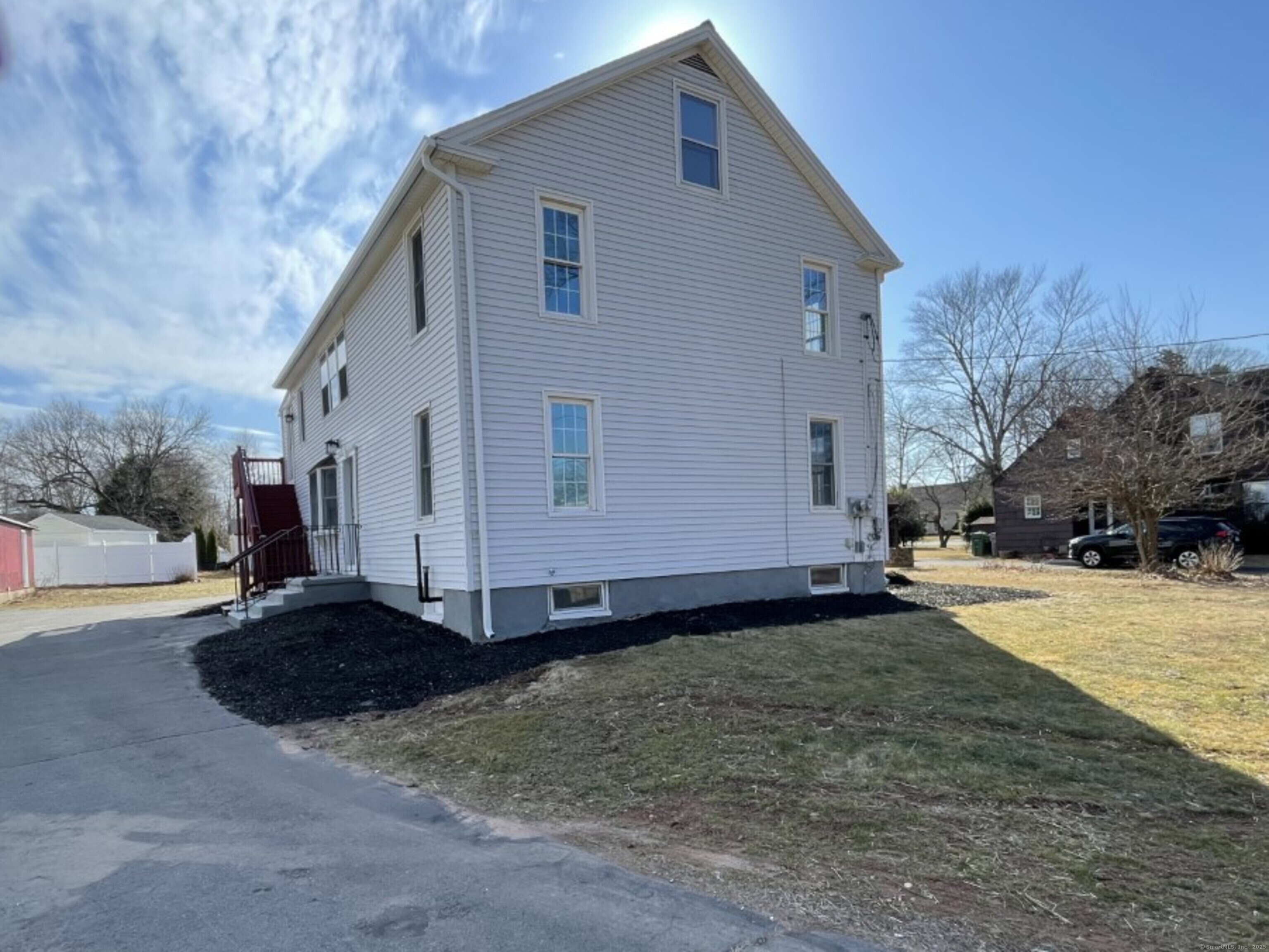 Buff Road 1, Bristol, Connecticut - 2 Bedrooms  
2 Bathrooms  
5 Rooms - 