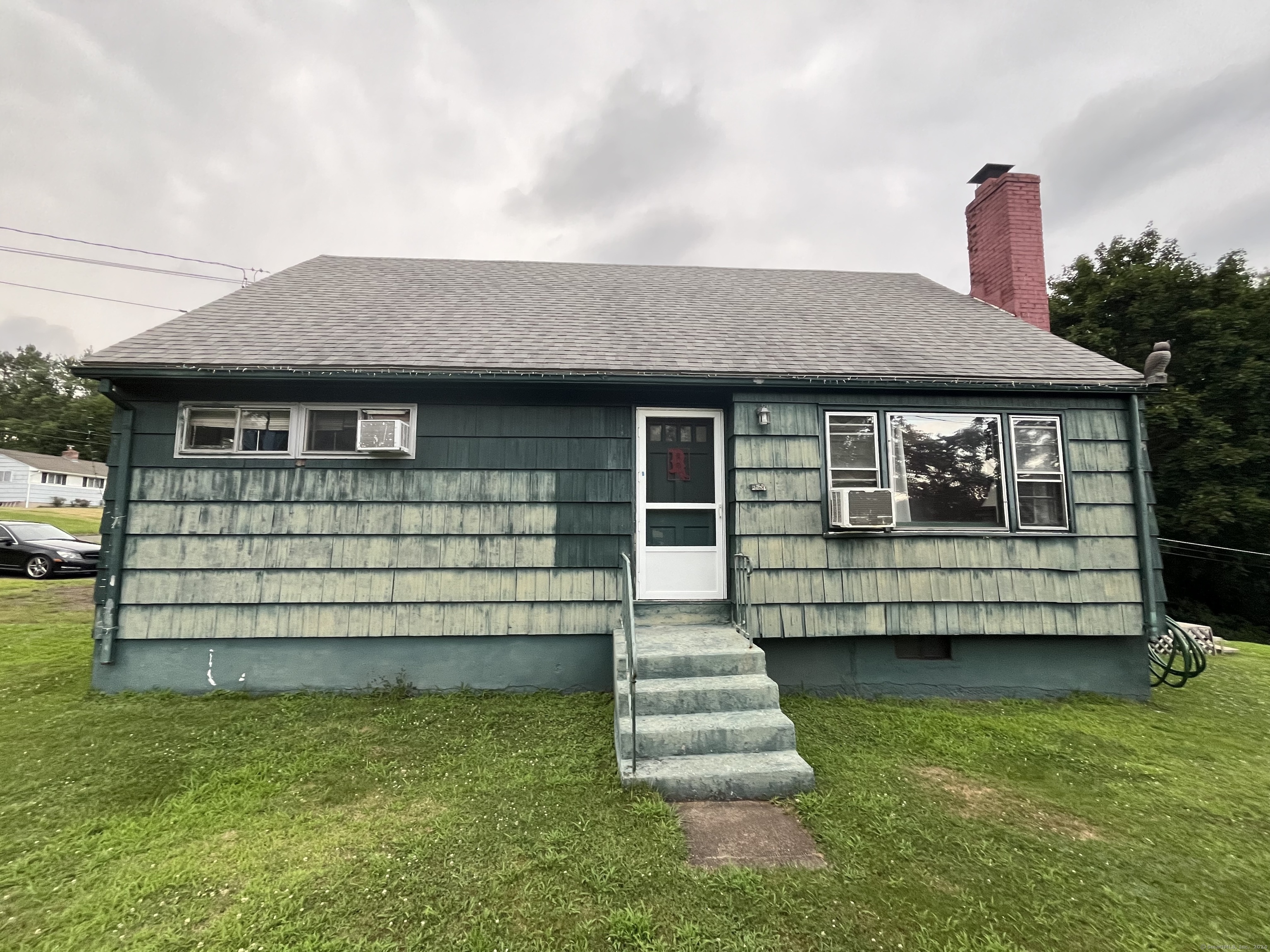 136 Westfield Street, Middletown, Connecticut - 4 Bedrooms  
2 Bathrooms  
7 Rooms - 