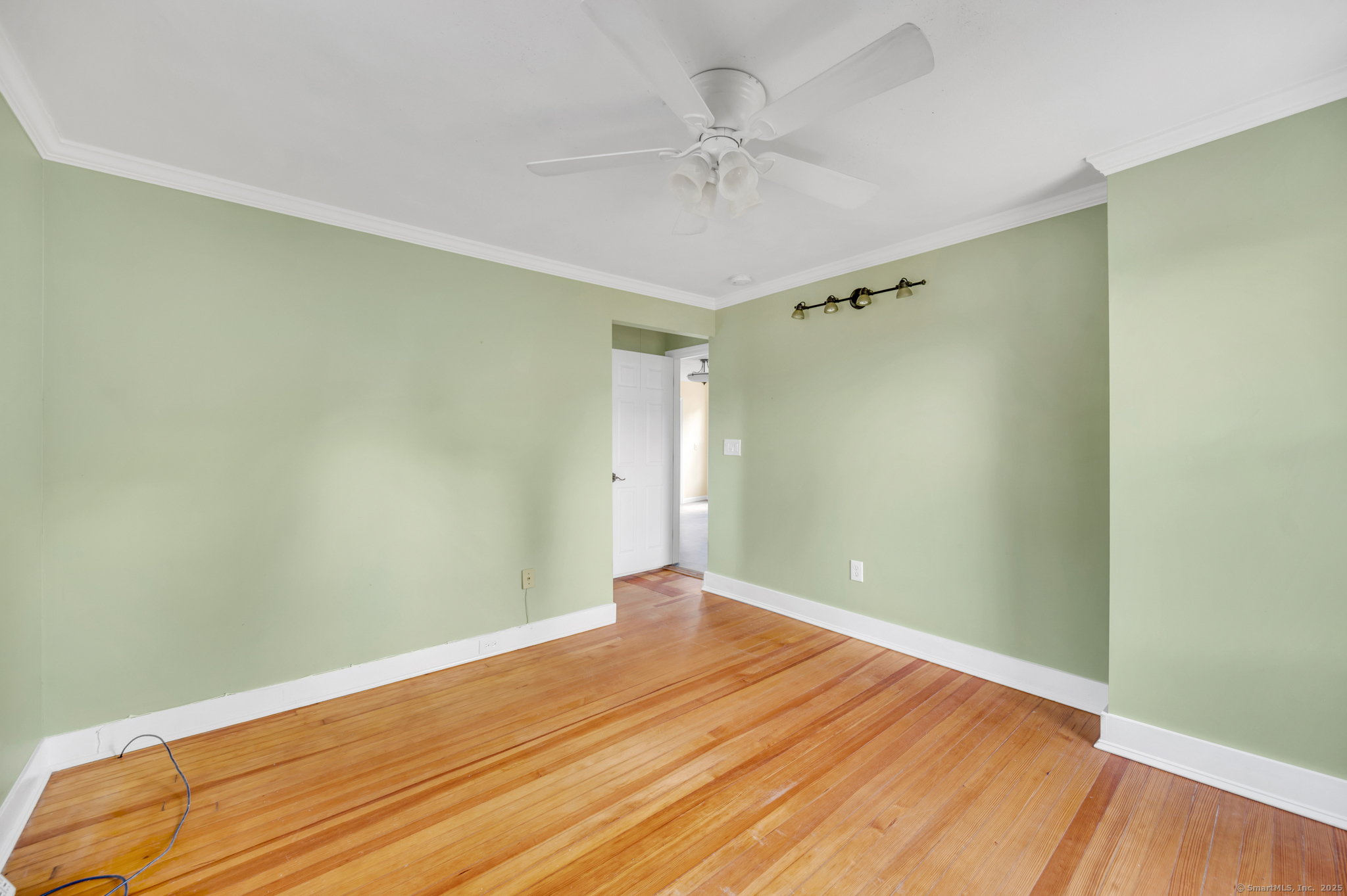 Bristol, Connecticut 06010, United States, 4 Bedrooms Bedrooms, ,2 BathroomsBathrooms,Residential,Pending,201737