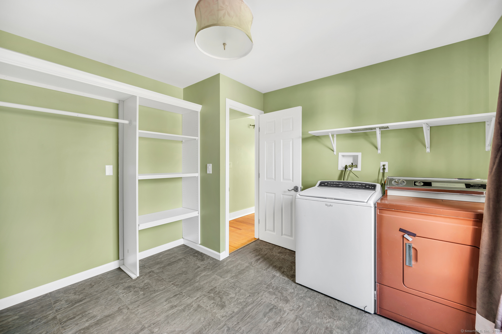 Bristol, Connecticut 06010, United States, 4 Bedrooms Bedrooms, ,2 BathroomsBathrooms,Residential,Pending,201737