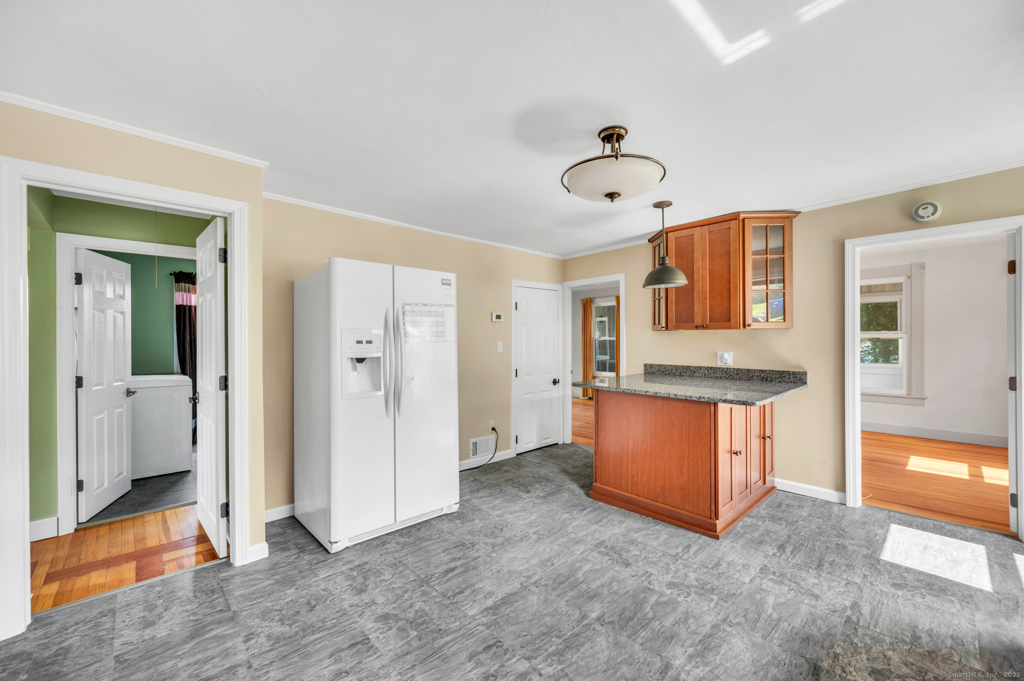 Bristol, Connecticut 06010, United States, 4 Bedrooms Bedrooms, ,2 BathroomsBathrooms,Residential,Pending,201737