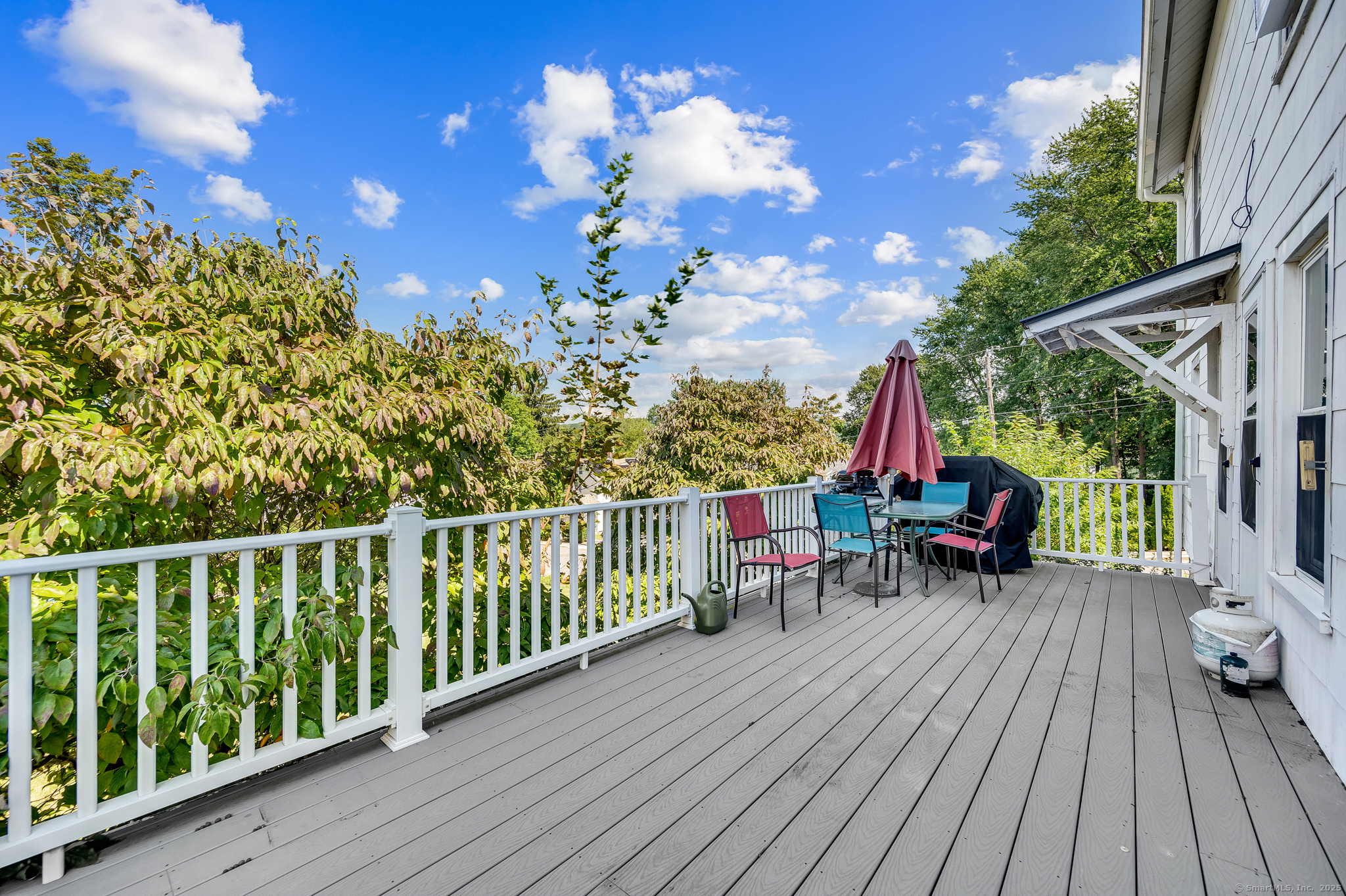 Bristol, Connecticut 06010, United States, 4 Bedrooms Bedrooms, ,2 BathroomsBathrooms,Residential,Pending,201737