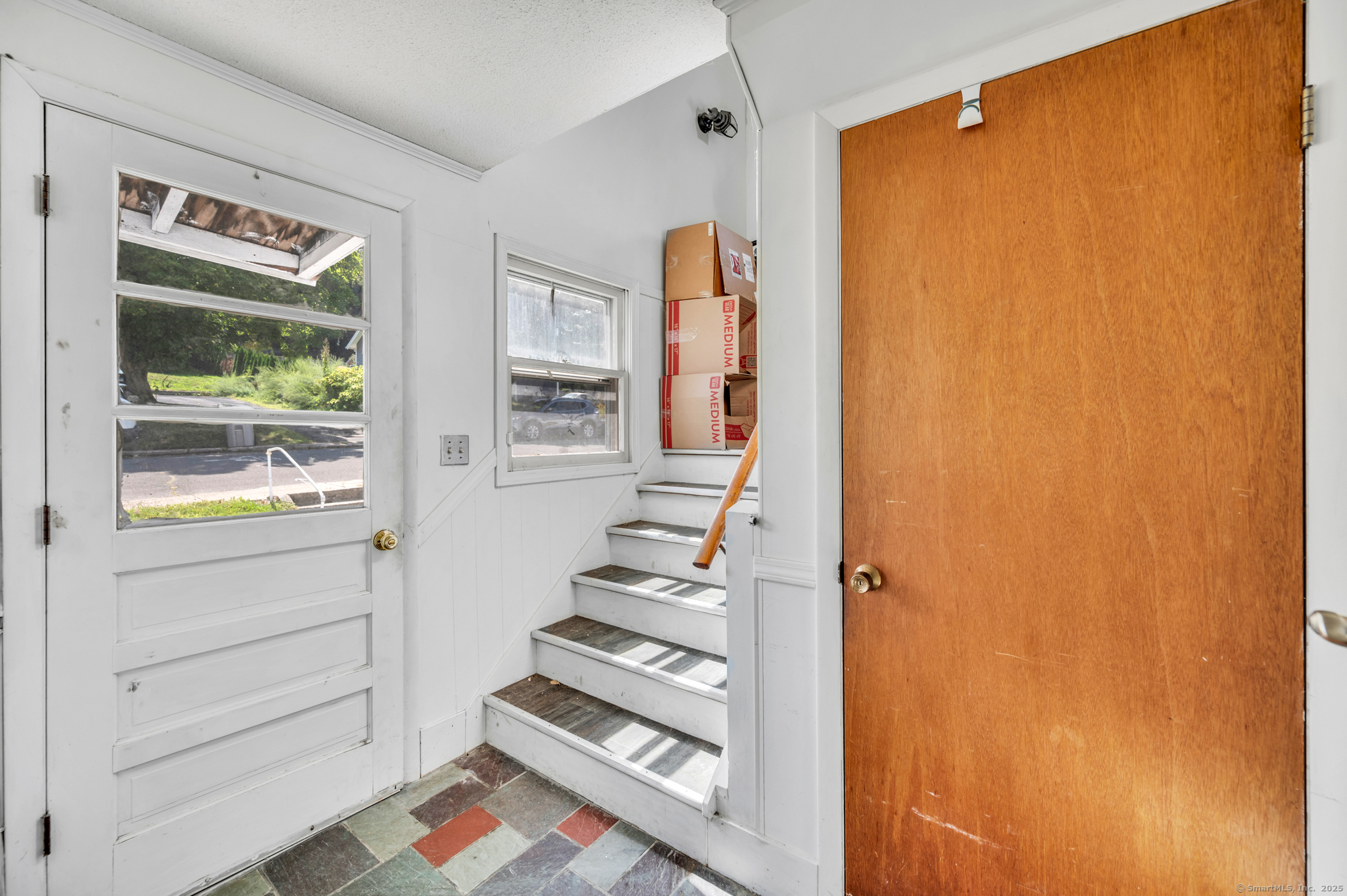 Bristol, Connecticut 06010, United States, 4 Bedrooms Bedrooms, ,2 BathroomsBathrooms,Residential,Pending,201737