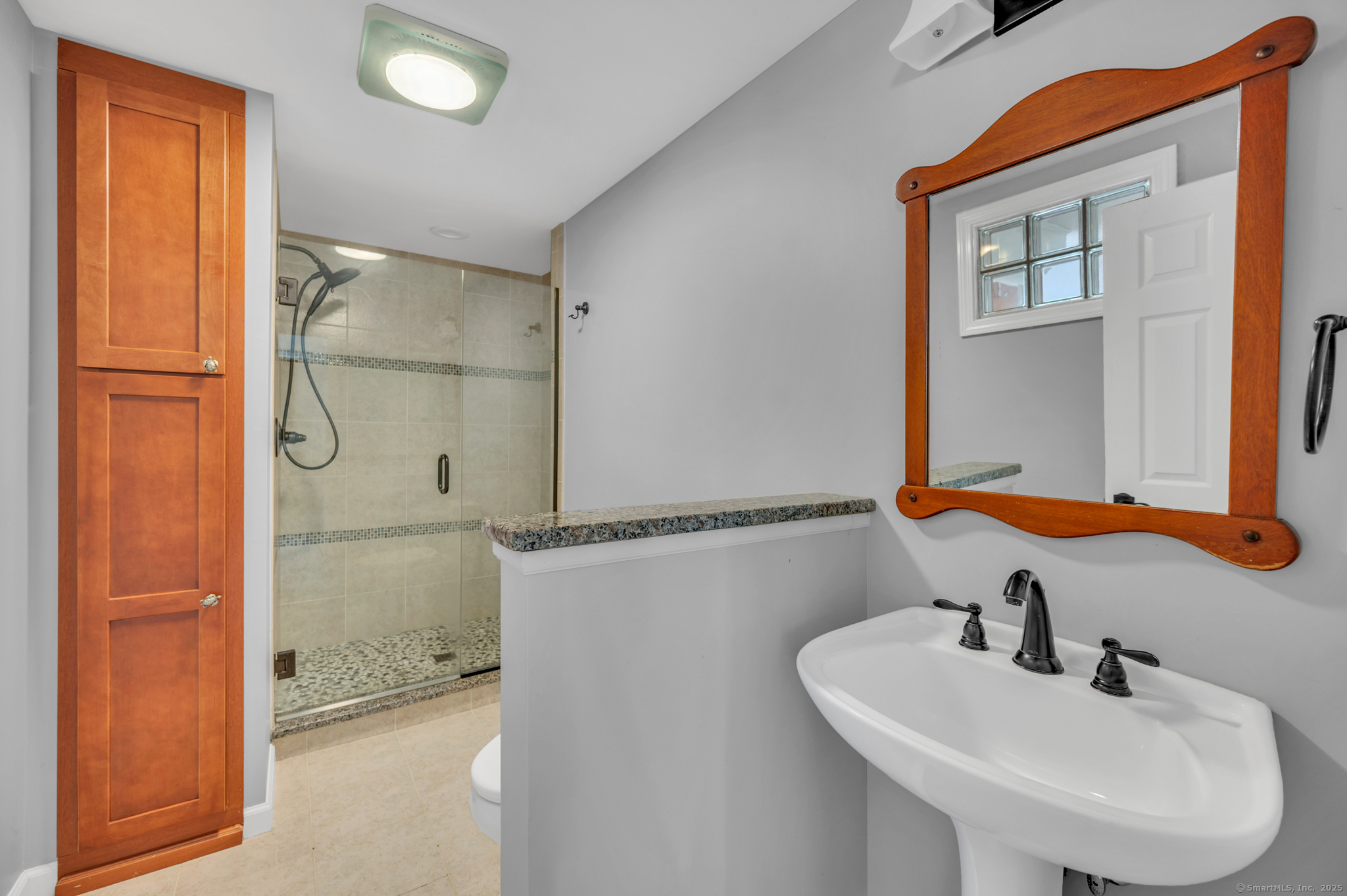 Bristol, Connecticut 06010, United States, 4 Bedrooms Bedrooms, ,2 BathroomsBathrooms,Residential,Pending,201737