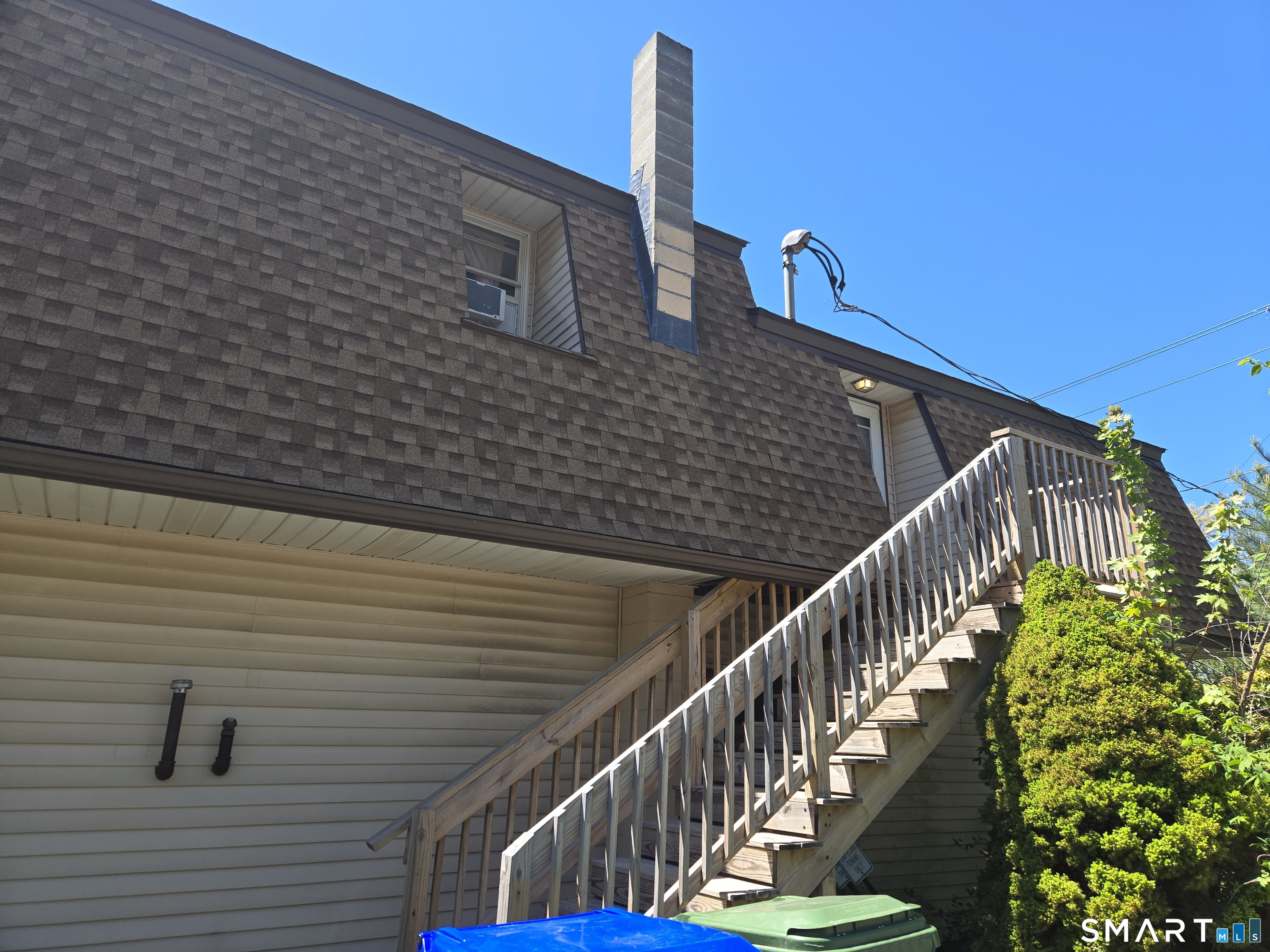 196 East High Street