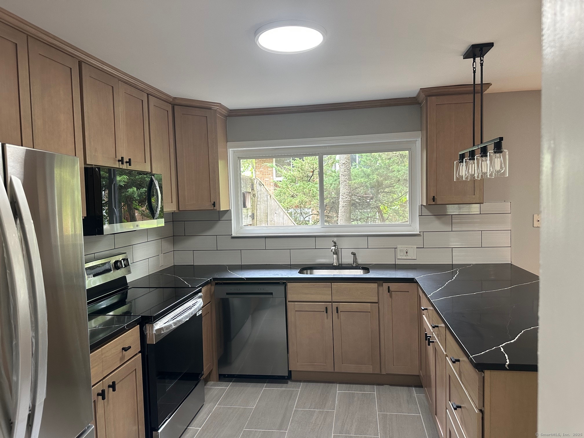 200 Woodmont Avenue #APT 100, Bridgeport, Connecticut image 7