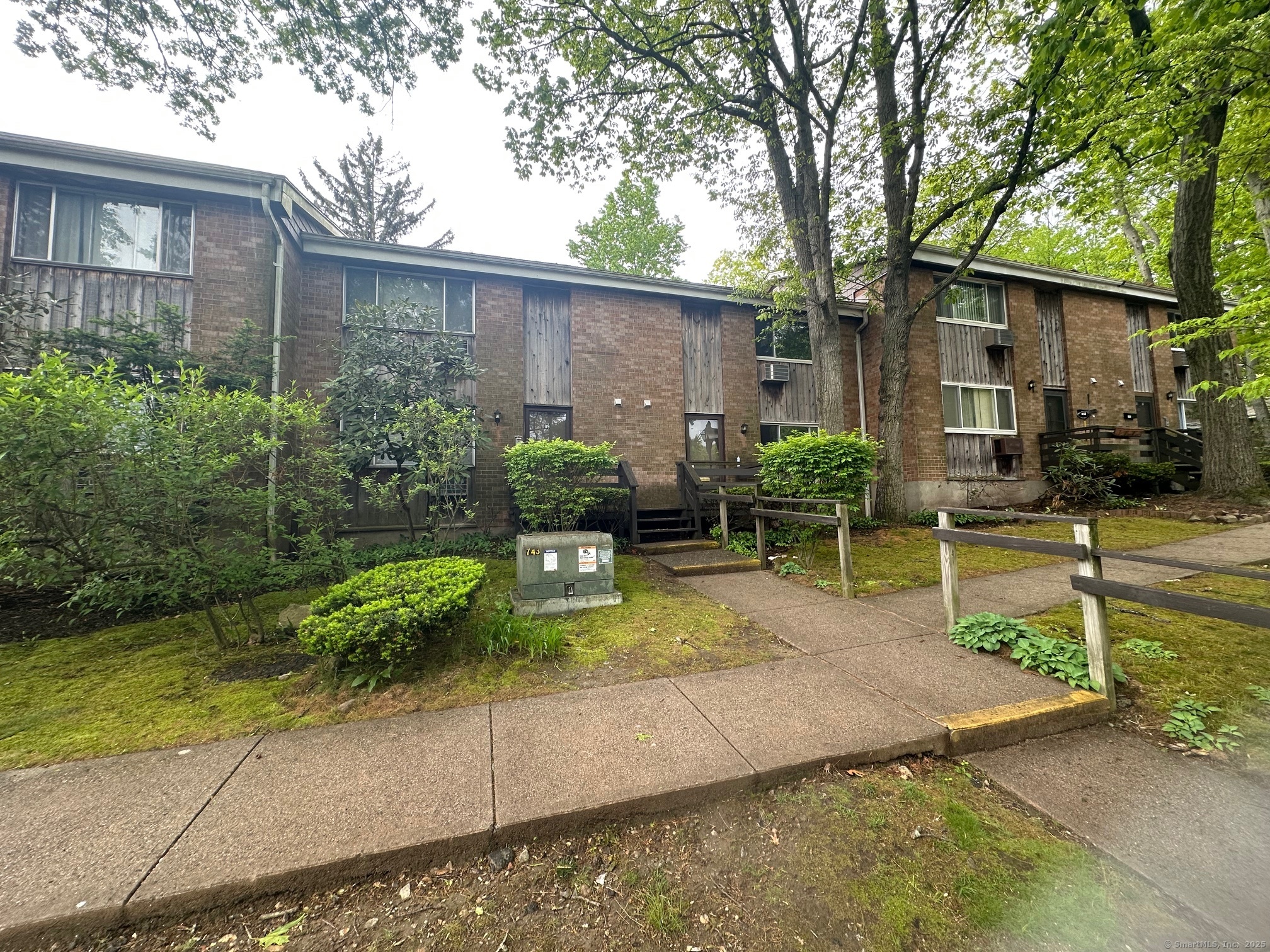 Property for Sale at Woodmont Avenue Apt 100, Bridgeport, Connecticut - Bedrooms: 3 
Bathrooms: 2 
Rooms: 6  - $319,900