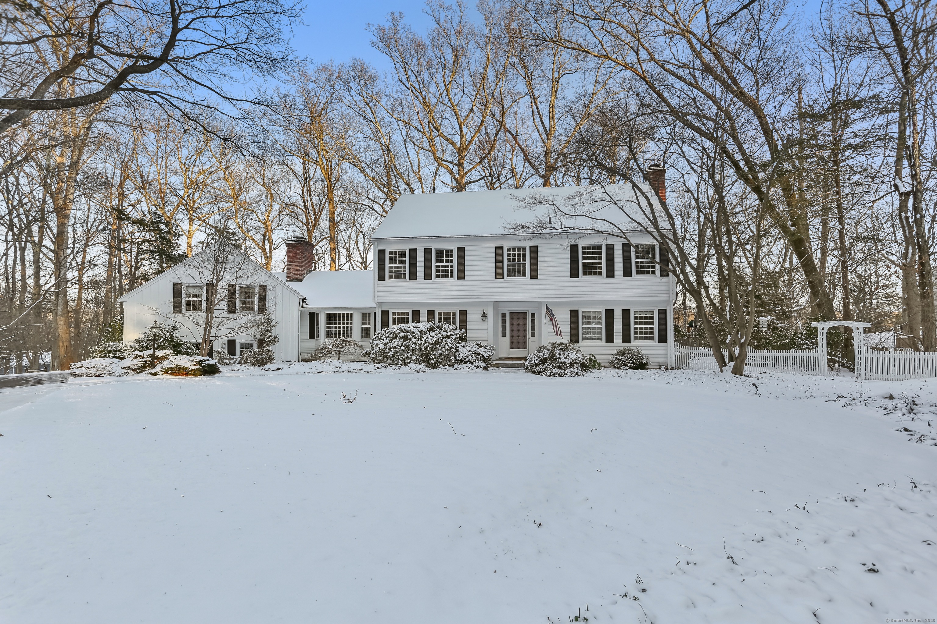 Easthill Road, Stamford, Connecticut - 5 Bedrooms  
4 Bathrooms  
10 Rooms - 