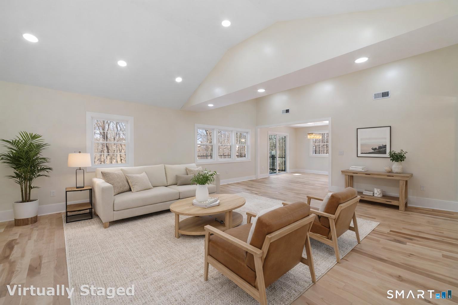 1607 Great Hill Road