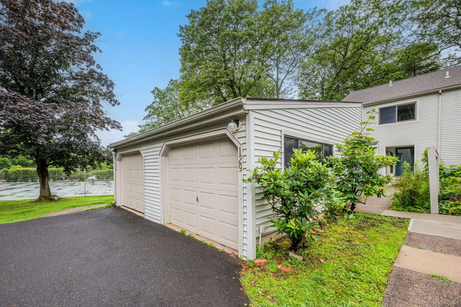 129 Farmington Chase Crescent 129