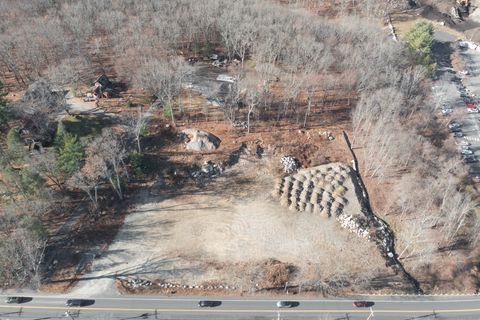 Photo of 909 Main Street, Monroe, CT 06615 (MLS # 24136482)