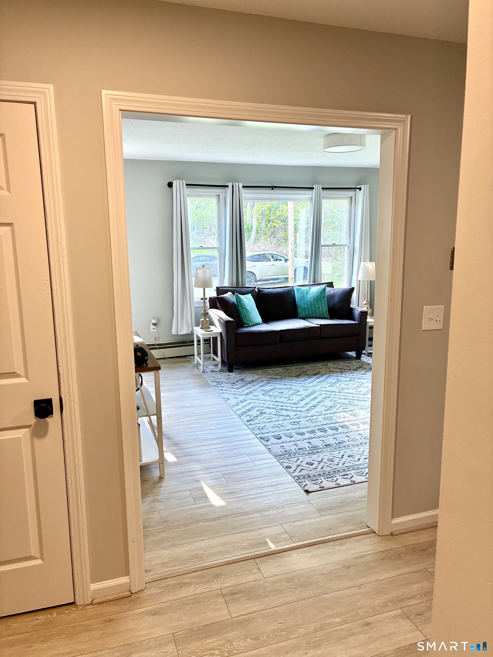 60 Dickerman Avenue 60