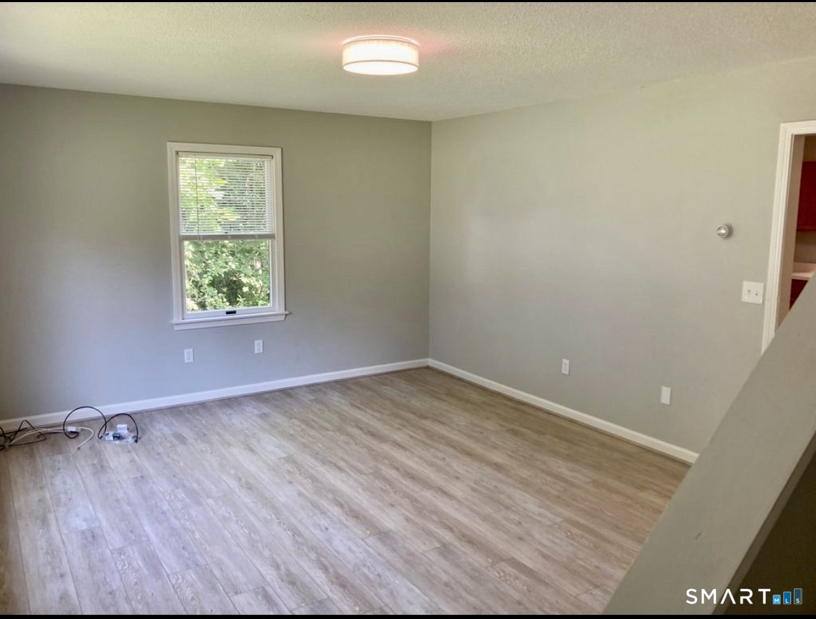 60 Dickerman Avenue 60