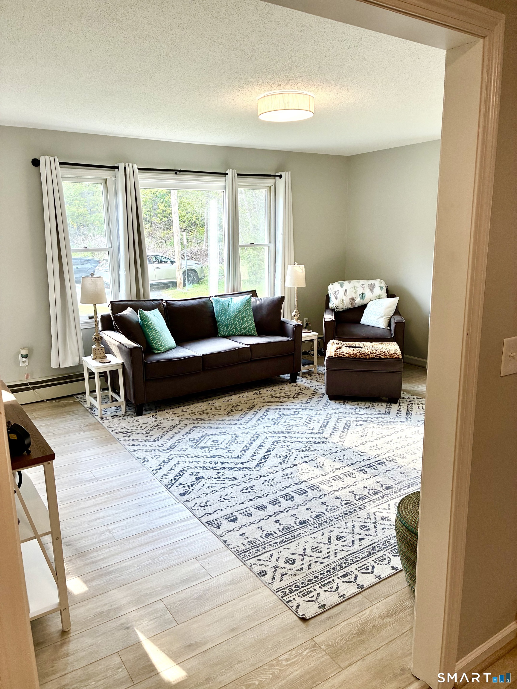 60 Dickerman Avenue 60