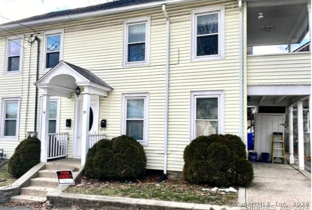 Elmwood Terrace, Torrington, Connecticut - 6 Bedrooms  
2 Bathrooms  
10 Rooms - 