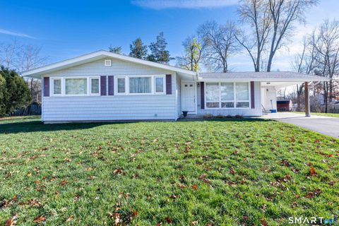 Photo of 49 Kimberly Circle, North Haven, CT 06473 (MLS # 24140947)