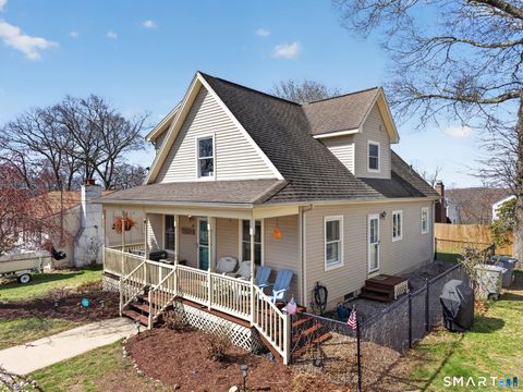 Photo of 68 Hillcrest Road, East Lyme, CT 06357 (MLS # 24166581)