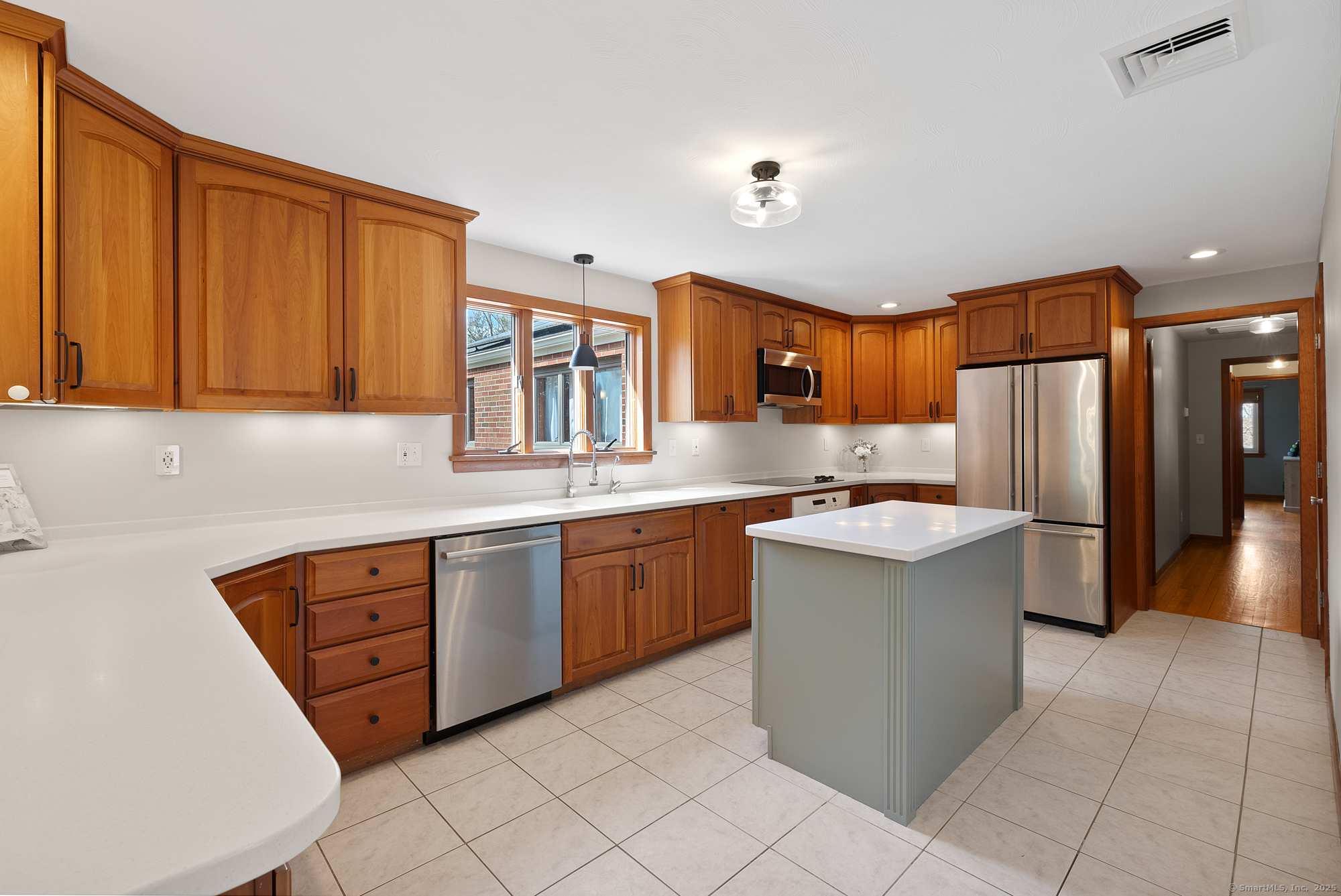 9 Russell Drive, Tolland, Connecticut image 5