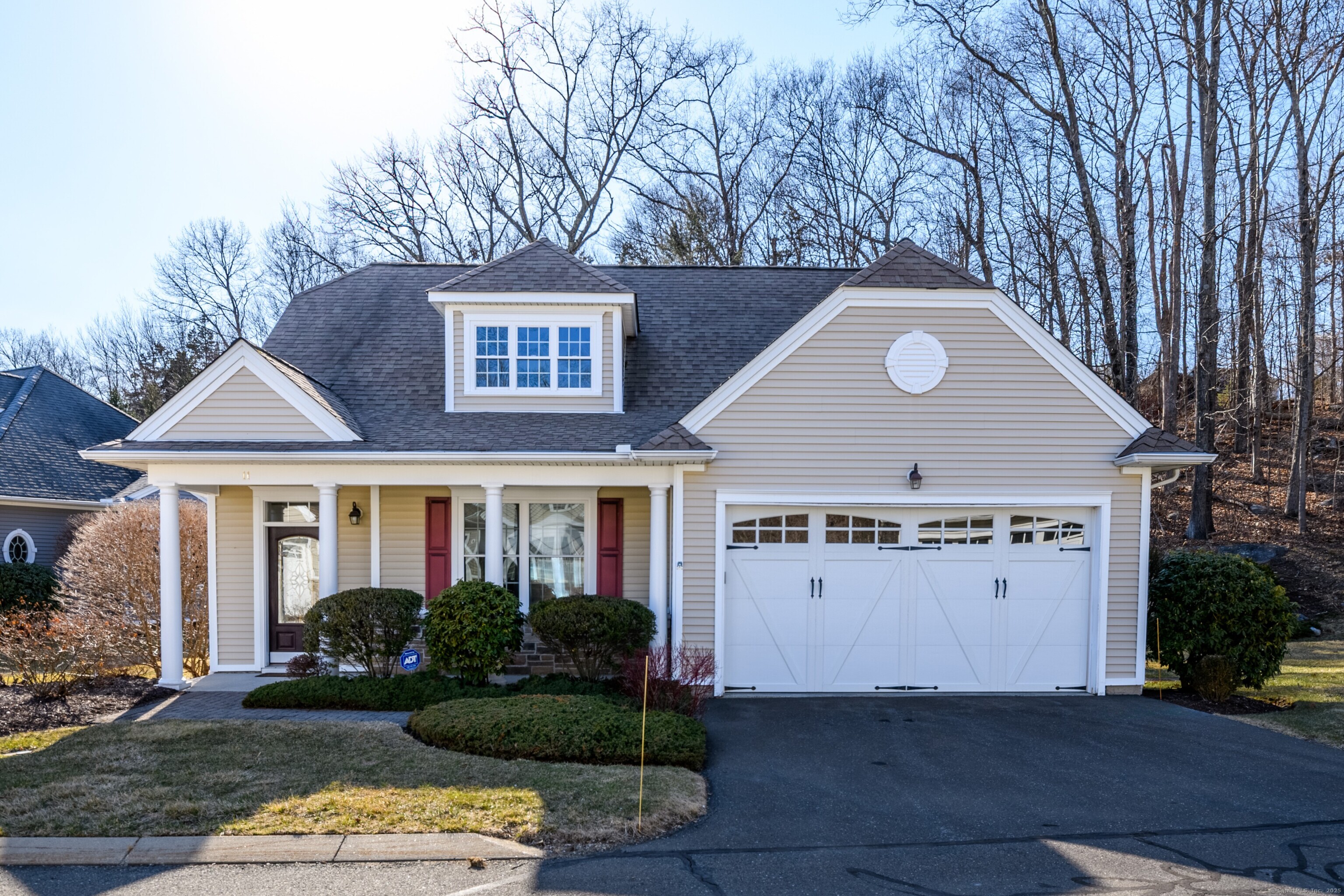 Lakeview Rise 11, Beacon Falls, Connecticut - 2 Bedrooms  
3 Bathrooms  
5 Rooms - 
