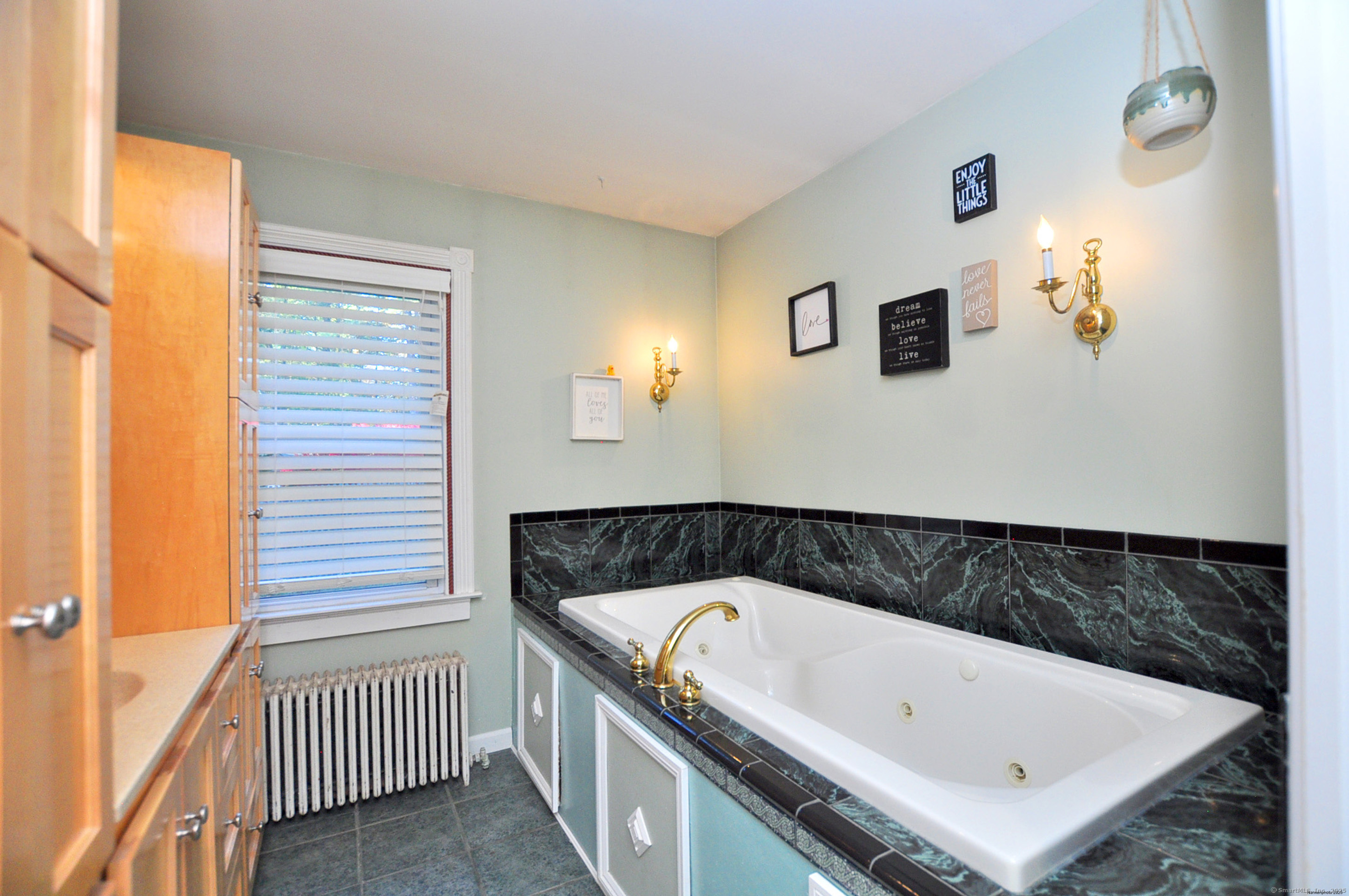 Canton, Connecticut 06019, United States, 3 Bedrooms Bedrooms, ,3 BathroomsBathrooms,Residential,Coming Soon,230460