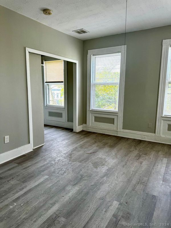 New Haven, Connecticut 06511, United States, 9 Bedrooms Bedrooms, ,3 BathroomsBathrooms,Residential,Pending,35168