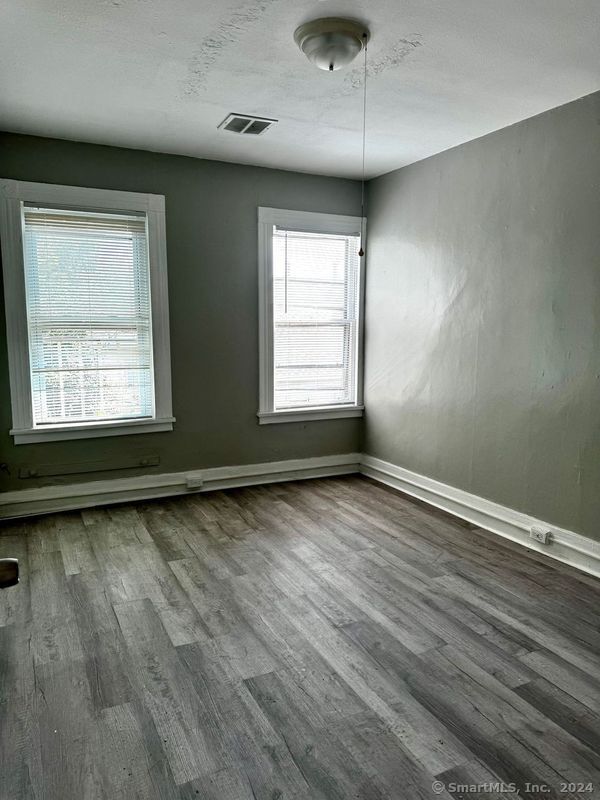 New Haven, Connecticut 06511, United States, 9 Bedrooms Bedrooms, ,3 BathroomsBathrooms,Residential,Pending,35168