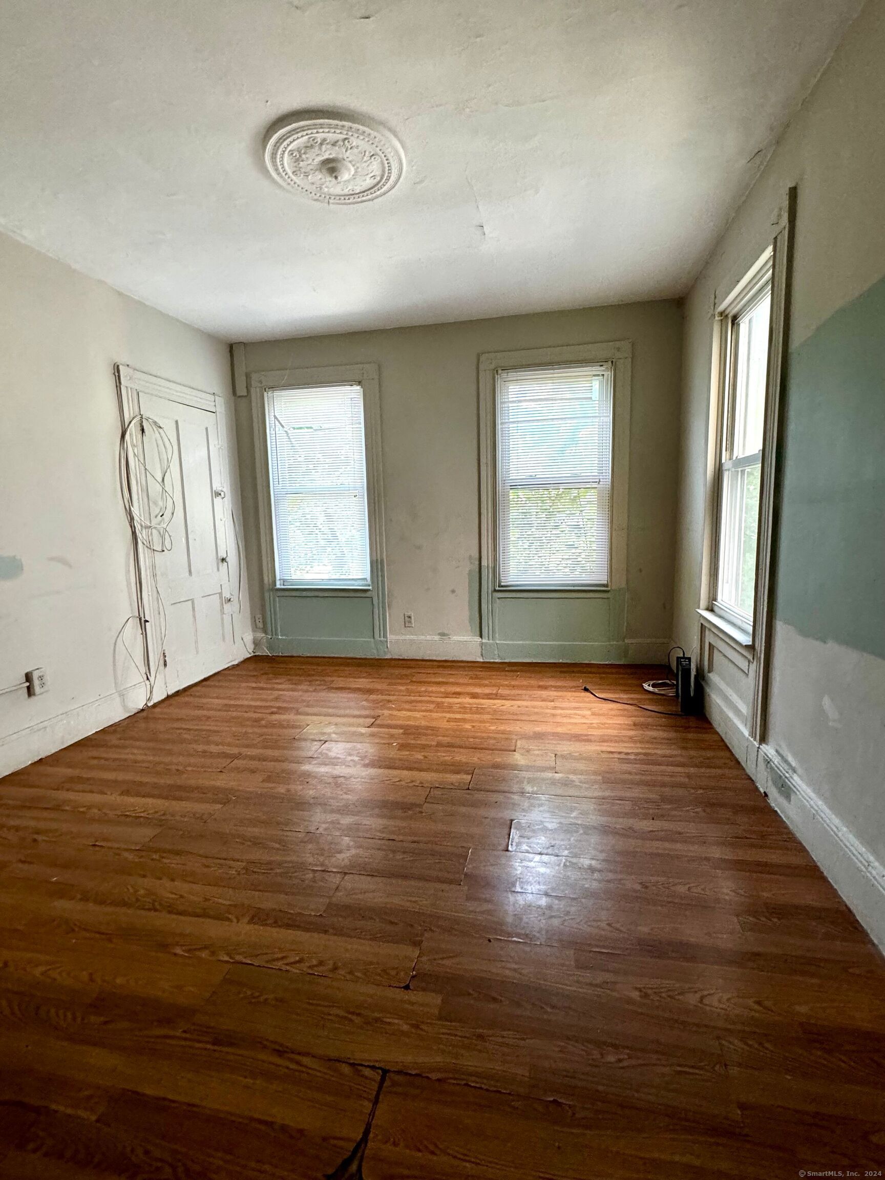New Haven, Connecticut 06511, United States, 9 Bedrooms Bedrooms, ,3 BathroomsBathrooms,Residential,Pending,35168