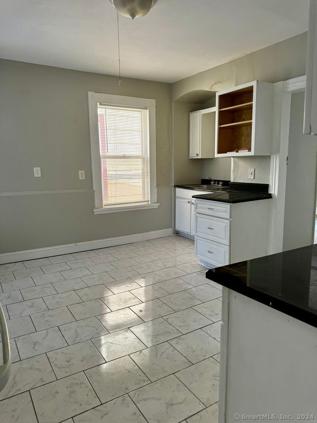 New Haven, Connecticut 06511, United States, 9 Bedrooms Bedrooms, ,3 BathroomsBathrooms,Residential,Pending,35168