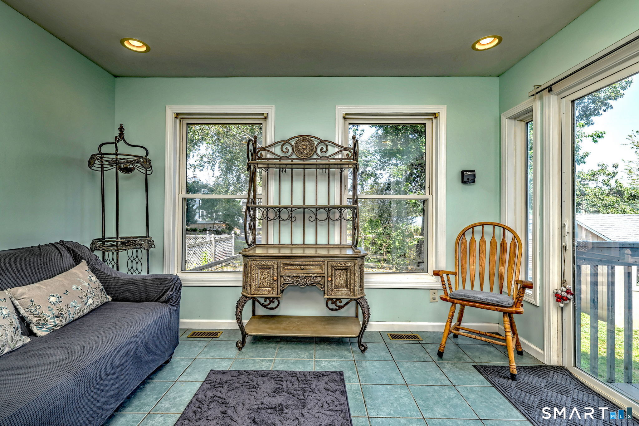 404 Buckingham Avenue