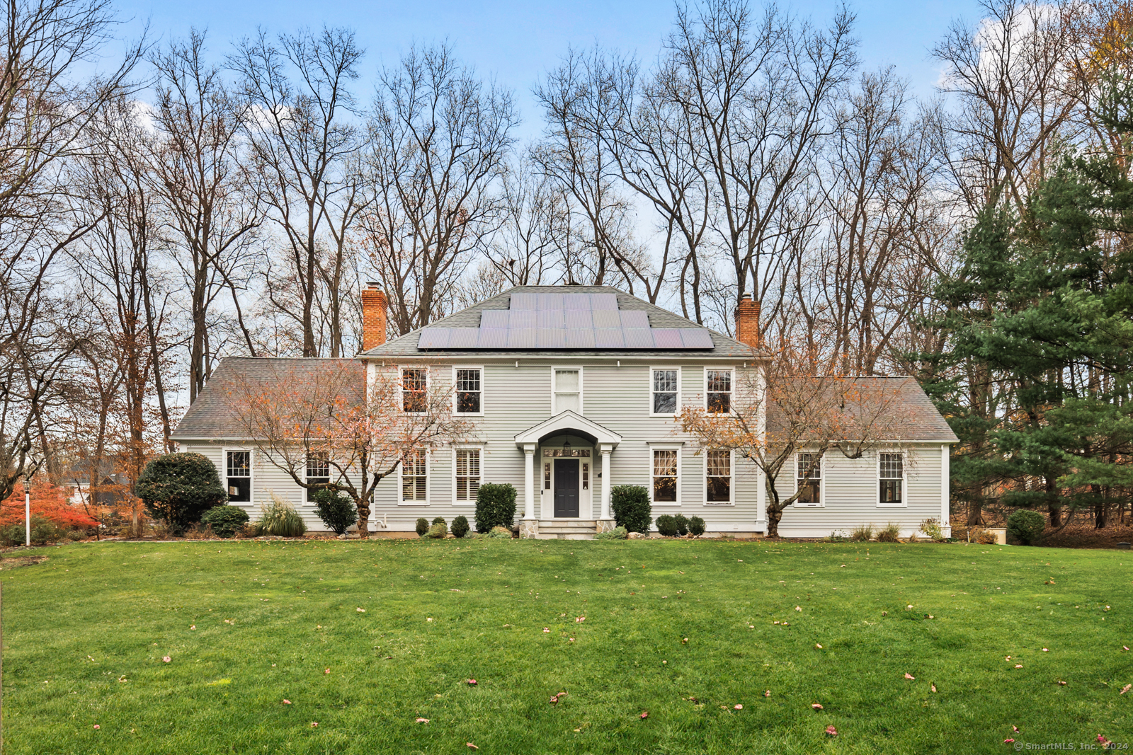 5 Sunnyside Lane, Westport, Connecticut - 5 Bedrooms  
4.5 Bathrooms  
12 Rooms - 