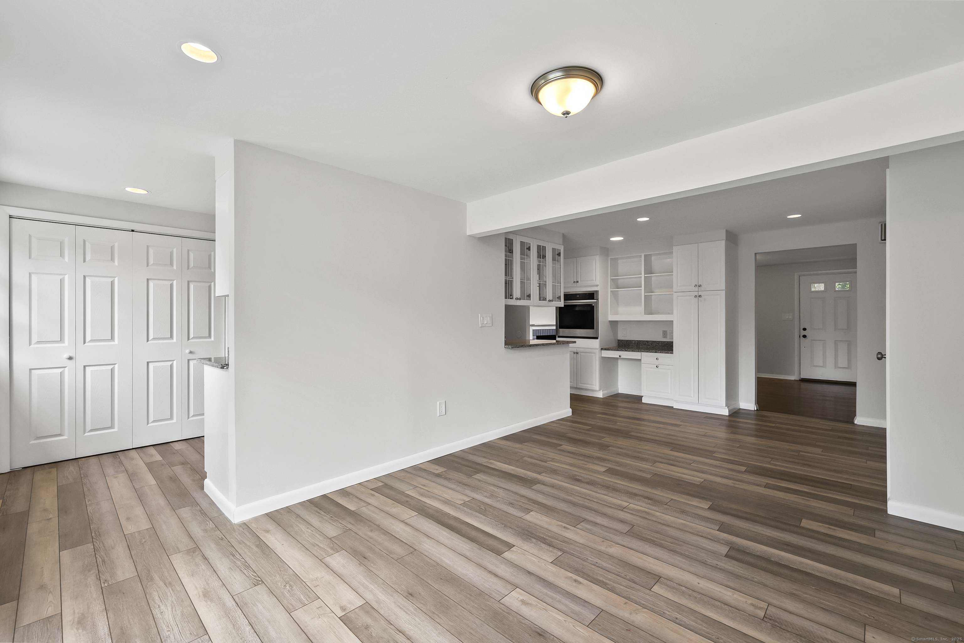 Naugatuck, Connecticut 06770, United States, 3 Bedrooms Bedrooms, ,2 BathroomsBathrooms,Residential,Pending,148432