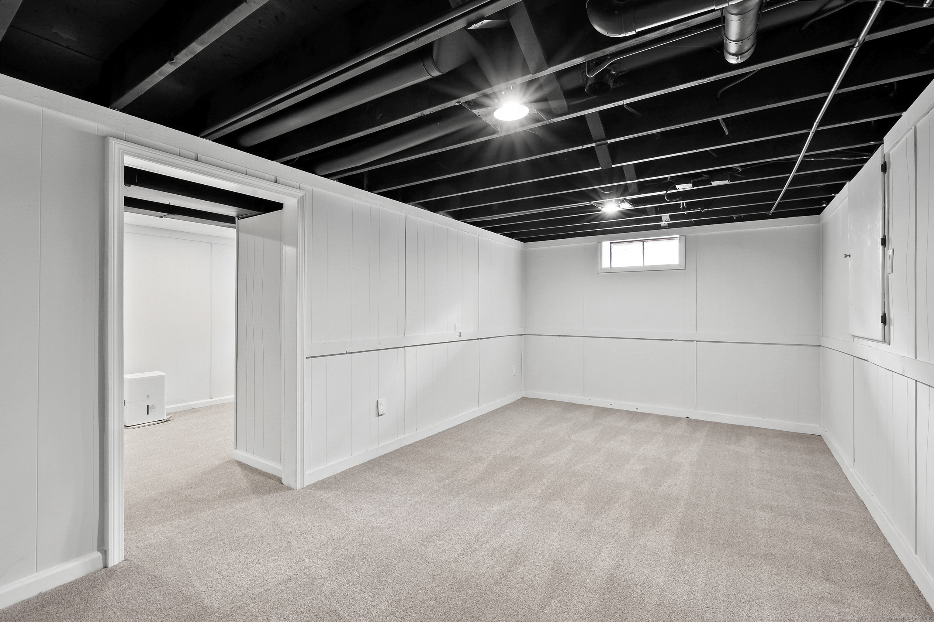 Naugatuck, Connecticut 06770, United States, 3 Bedrooms Bedrooms, ,2 BathroomsBathrooms,Residential,Pending,148432