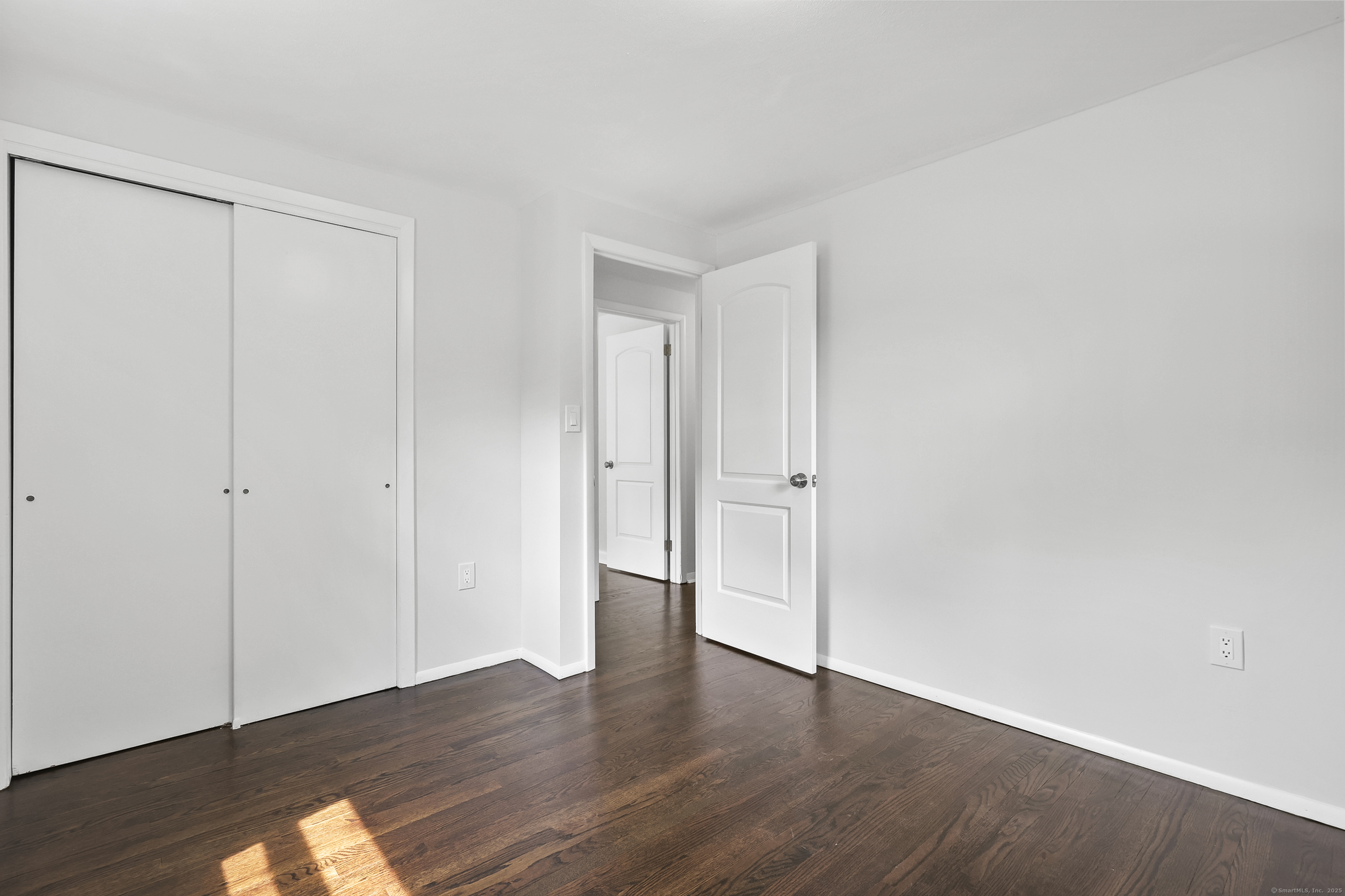 Naugatuck, Connecticut 06770, United States, 3 Bedrooms Bedrooms, ,2 BathroomsBathrooms,Residential,Pending,148432