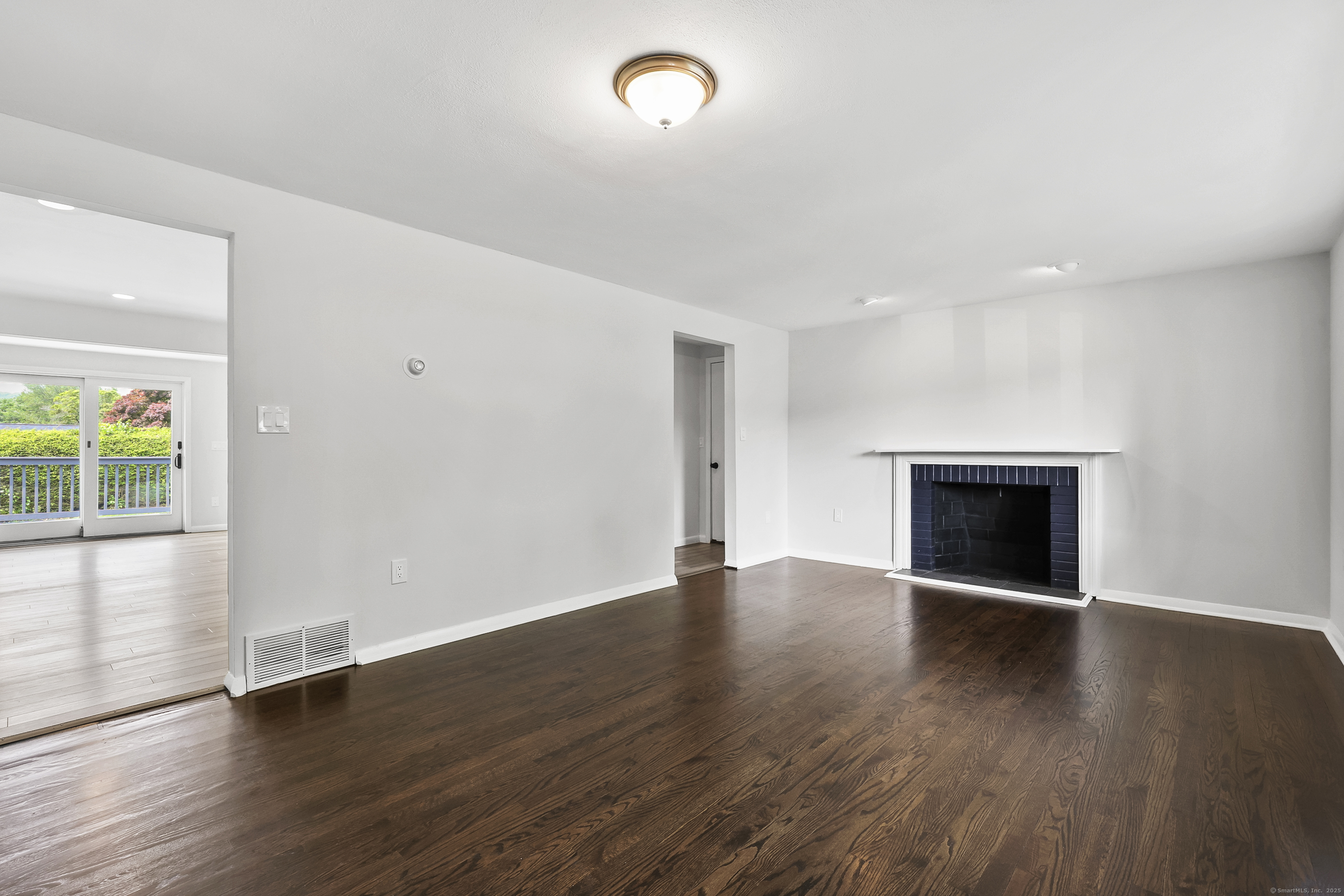 Naugatuck, Connecticut 06770, United States, 3 Bedrooms Bedrooms, ,2 BathroomsBathrooms,Residential,Pending,148432