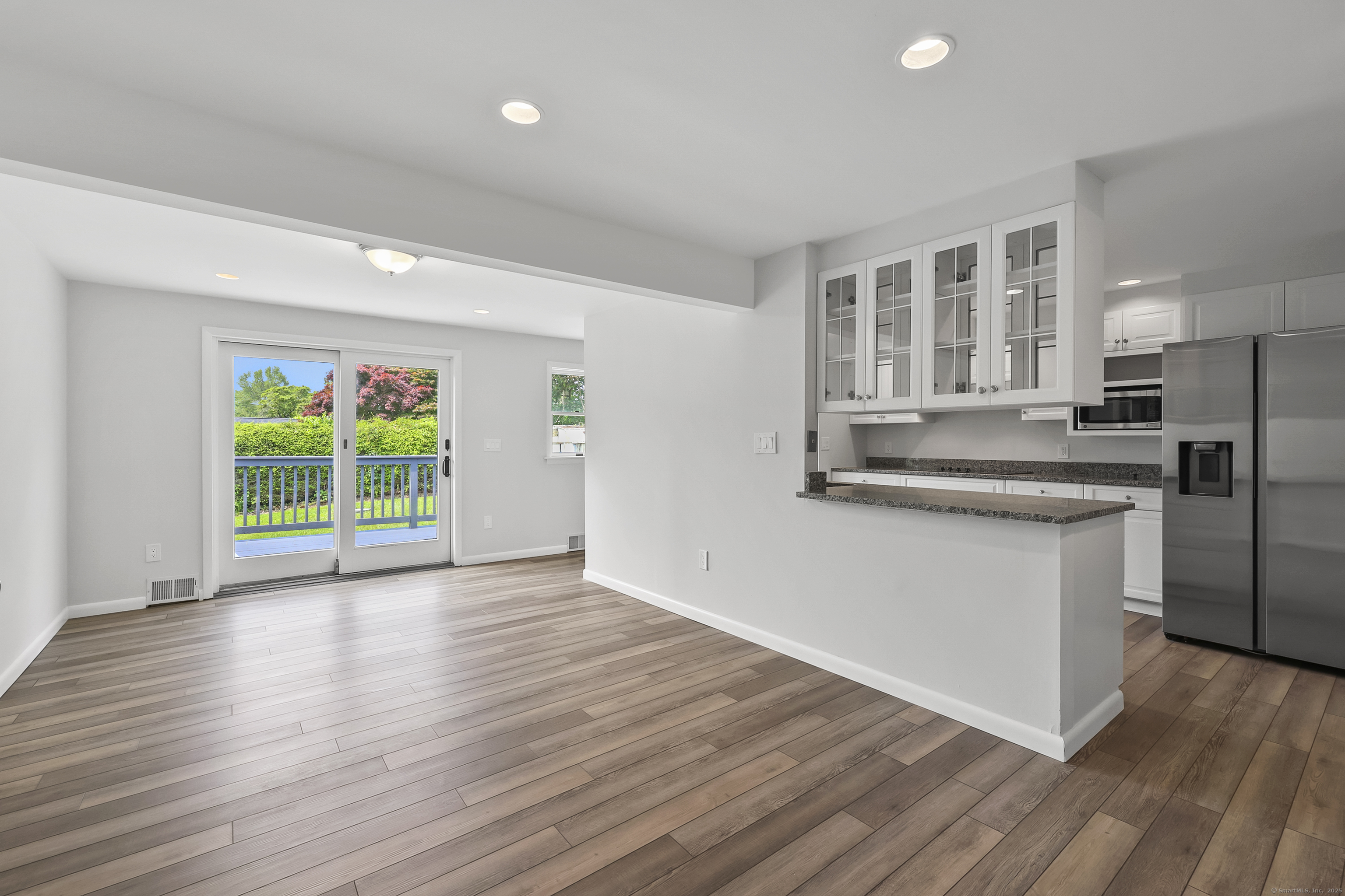 Naugatuck, Connecticut 06770, United States, 3 Bedrooms Bedrooms, ,2 BathroomsBathrooms,Residential,Pending,148432