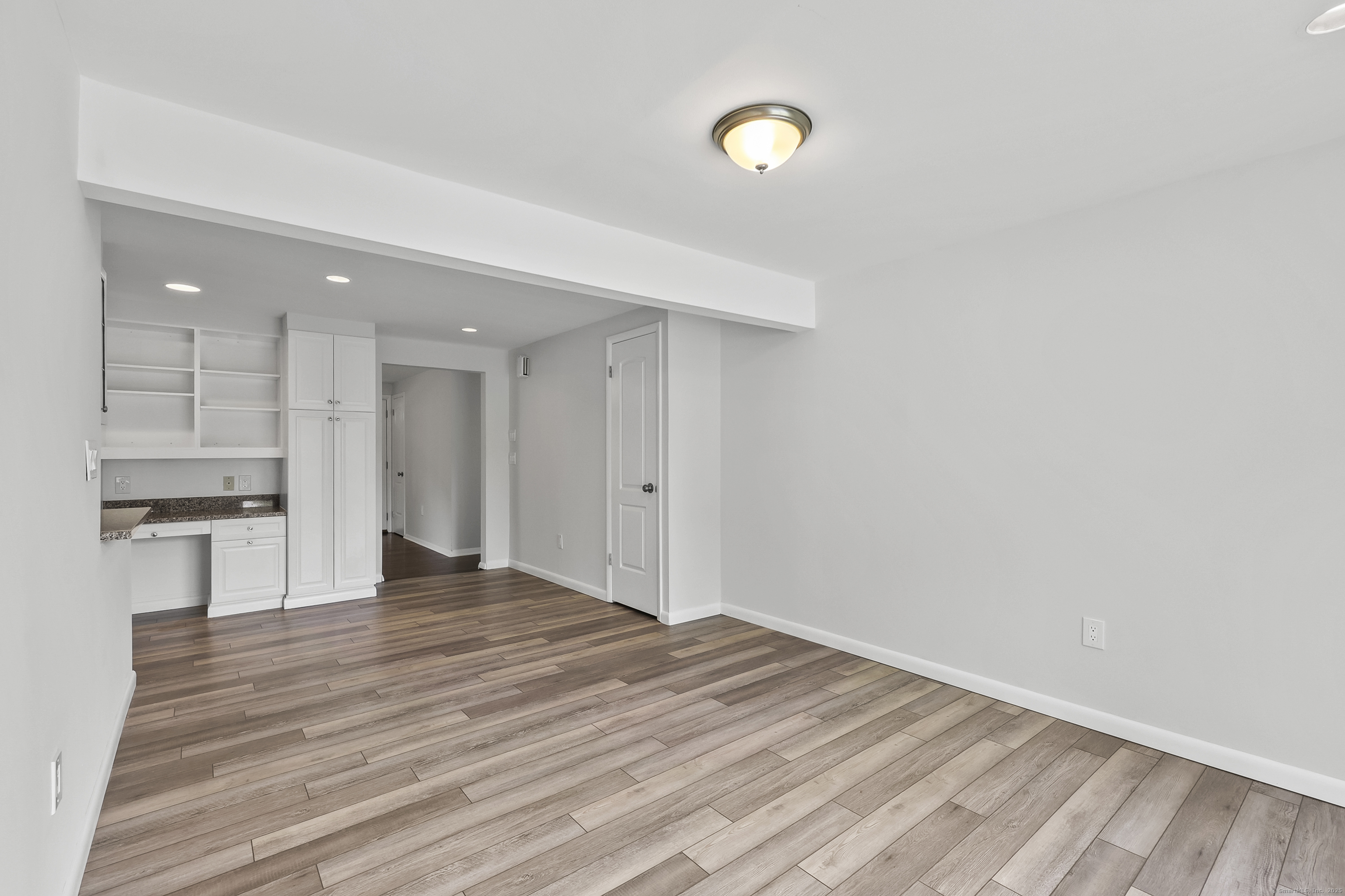 Naugatuck, Connecticut 06770, United States, 3 Bedrooms Bedrooms, ,2 BathroomsBathrooms,Residential,Pending,148432