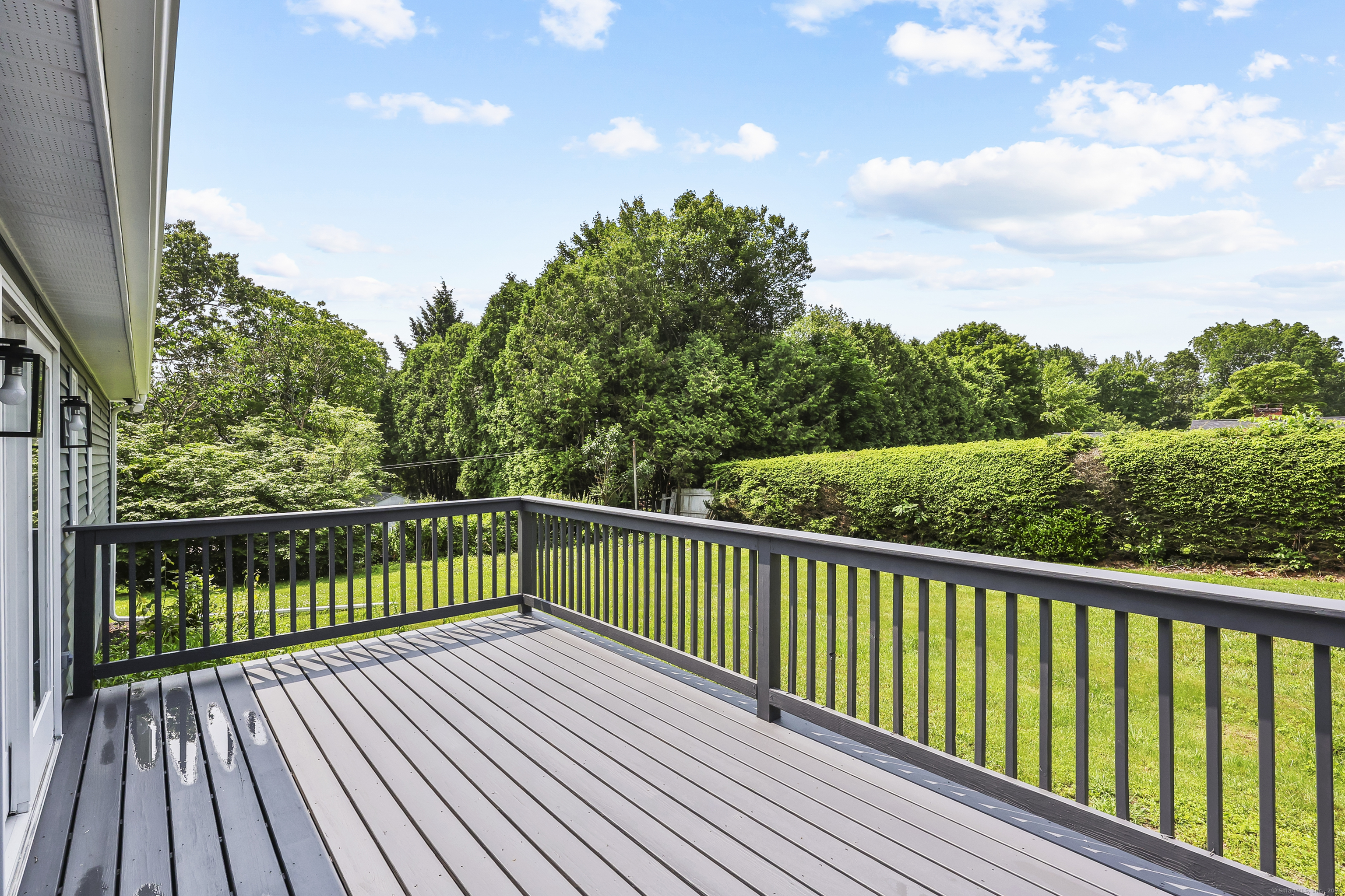 Naugatuck, Connecticut 06770, United States, 3 Bedrooms Bedrooms, ,2 BathroomsBathrooms,Residential,Pending,148432