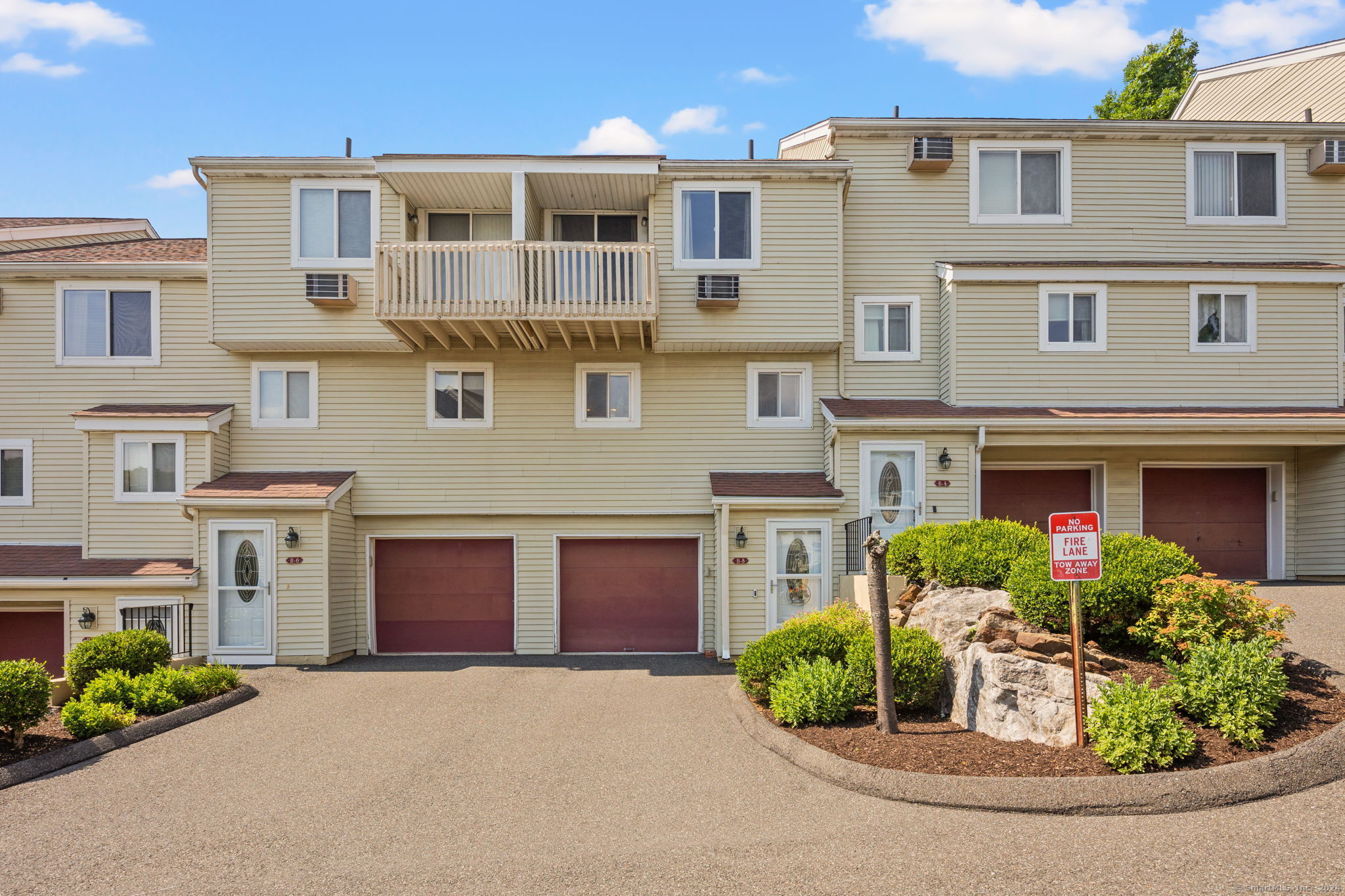 View Danbury, CT 06810 townhome