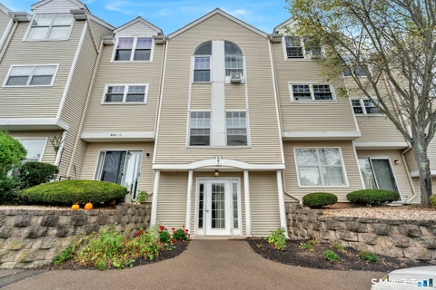 Photo of 2390 State Street #2i, Hamden, CT 06517 (MLS # 24206988)