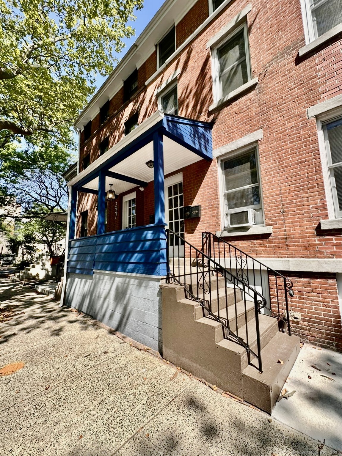 335 Saint John Street