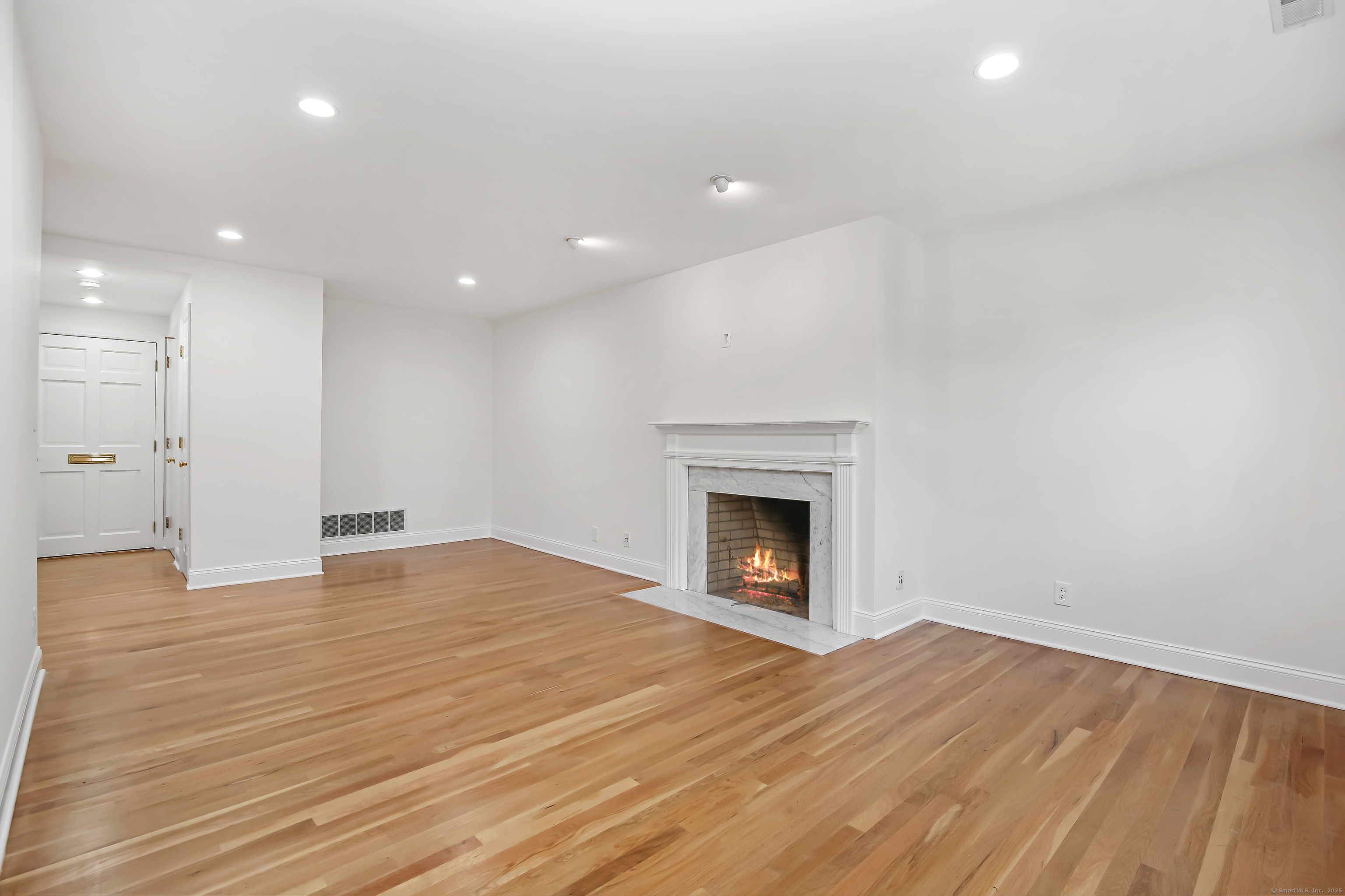 19 Le Grande Avenue #APT 13, Greenwich, Connecticut image 4