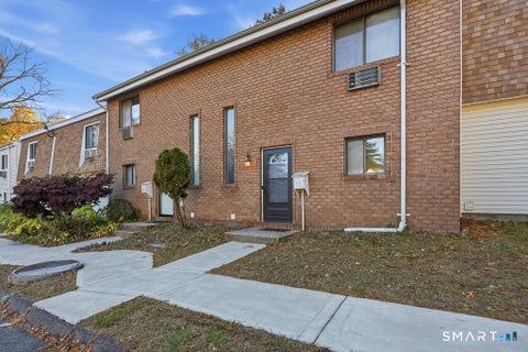 Photo of 11 Sutton Place #11, Bloomfield, CT 06002 (MLS # 24215193)