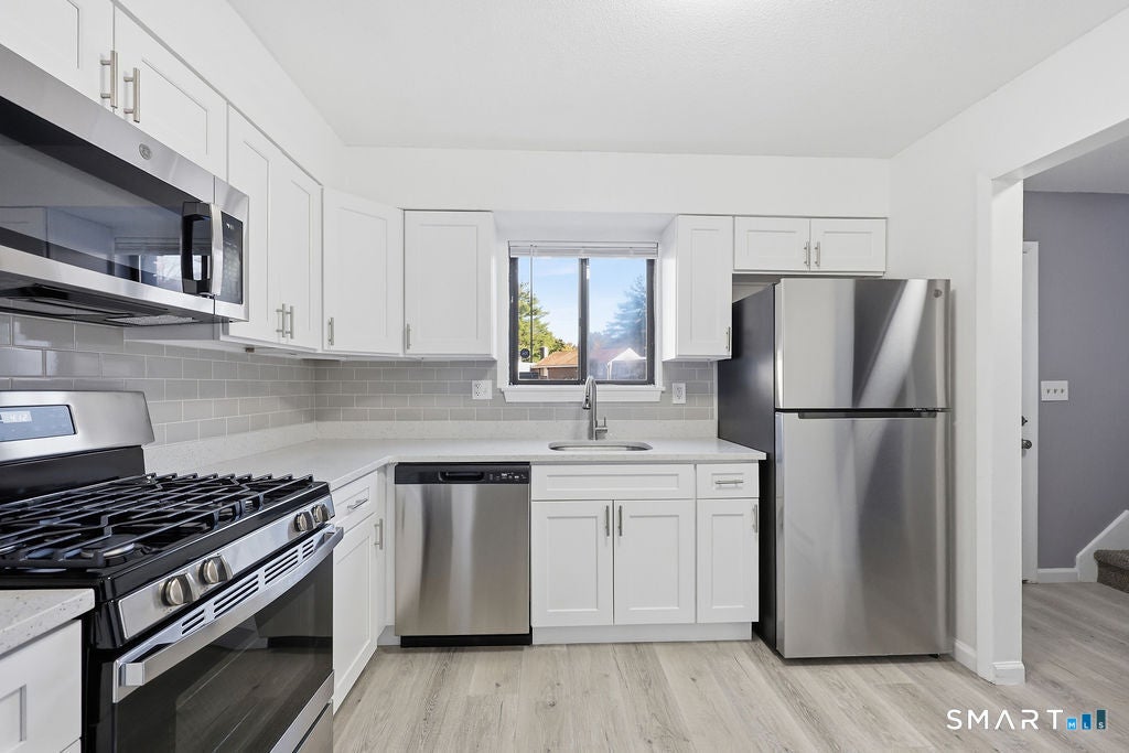 11 Sutton Place 11