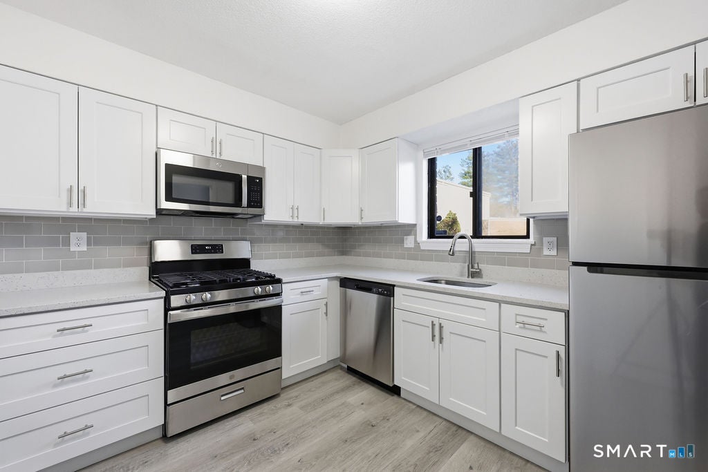 11 Sutton Place 11