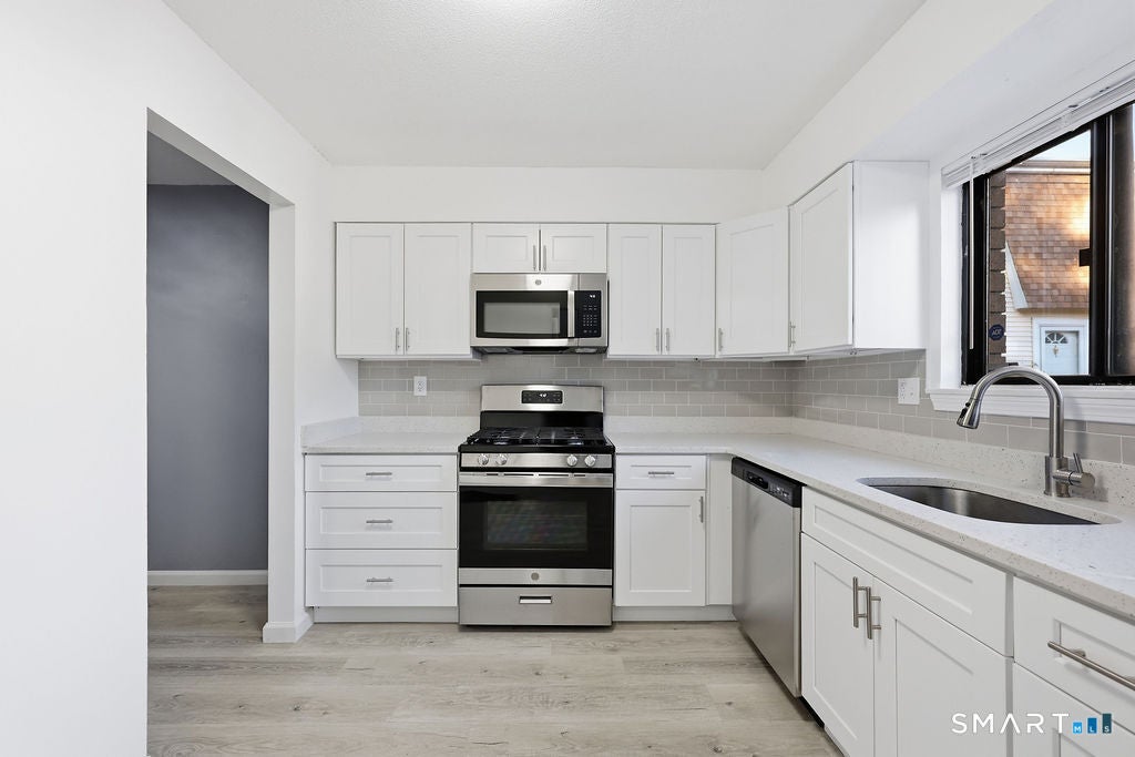 11 Sutton Place 11